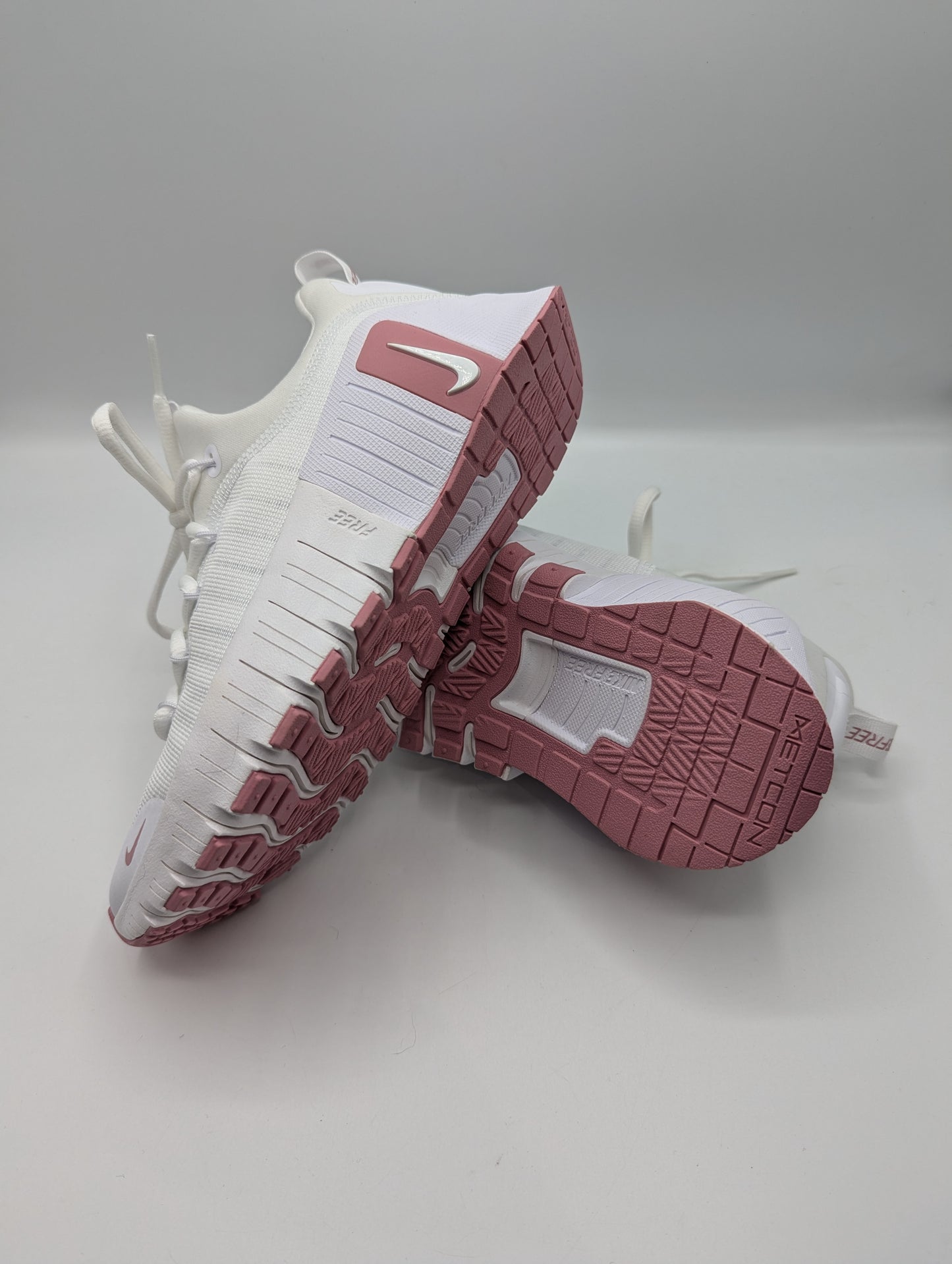Nike Free Metcon 6 Women's Workout Shoes - White / Pink