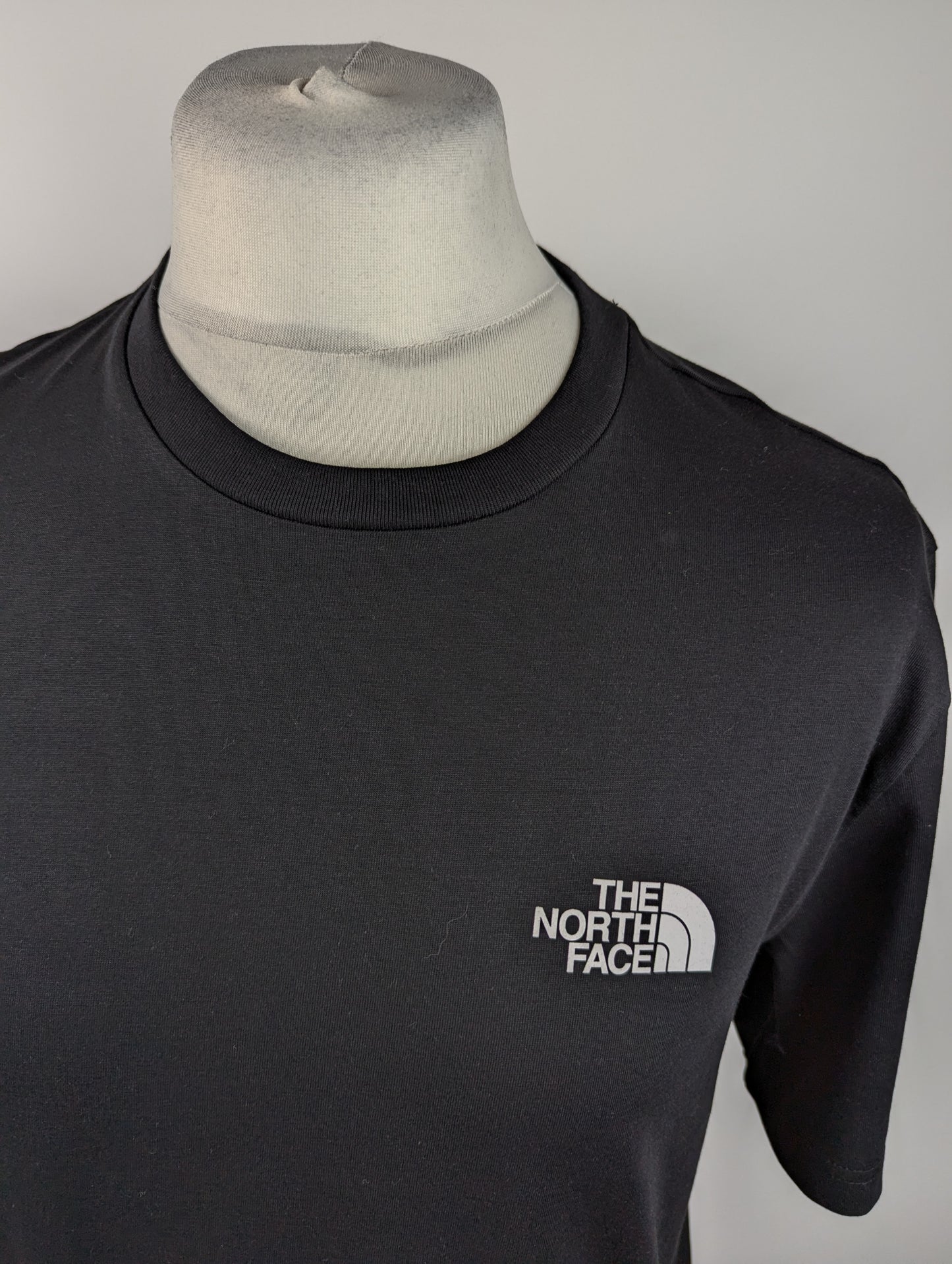 THE NORTH FACE Mens Simple Dome T-Shirt - Black