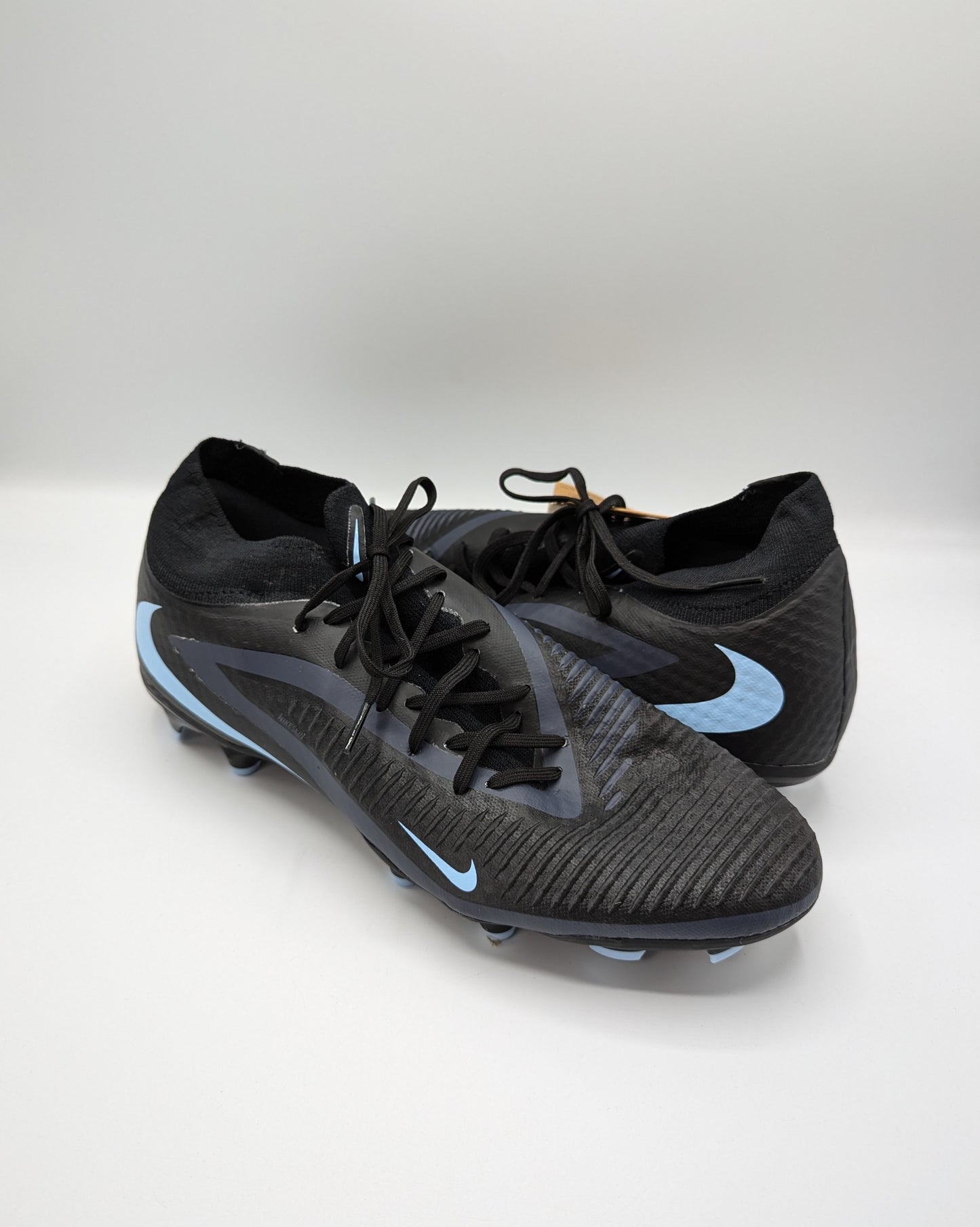 Nike Phantom 6 Academy Adults Firm Ground Football Boots - Black