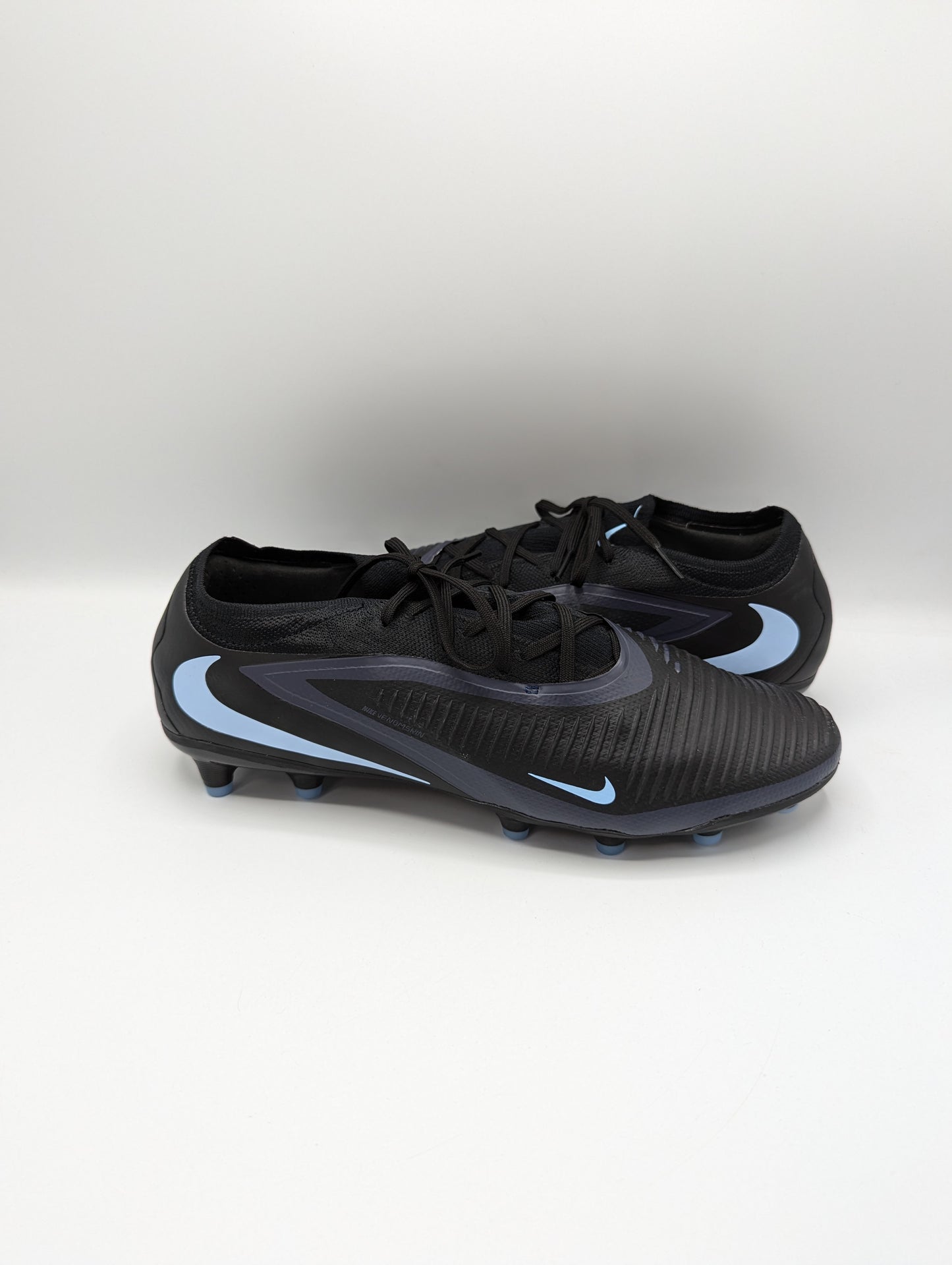 Nike Phantom 6 Low Pro Adults Firm Ground Football Boots - Black