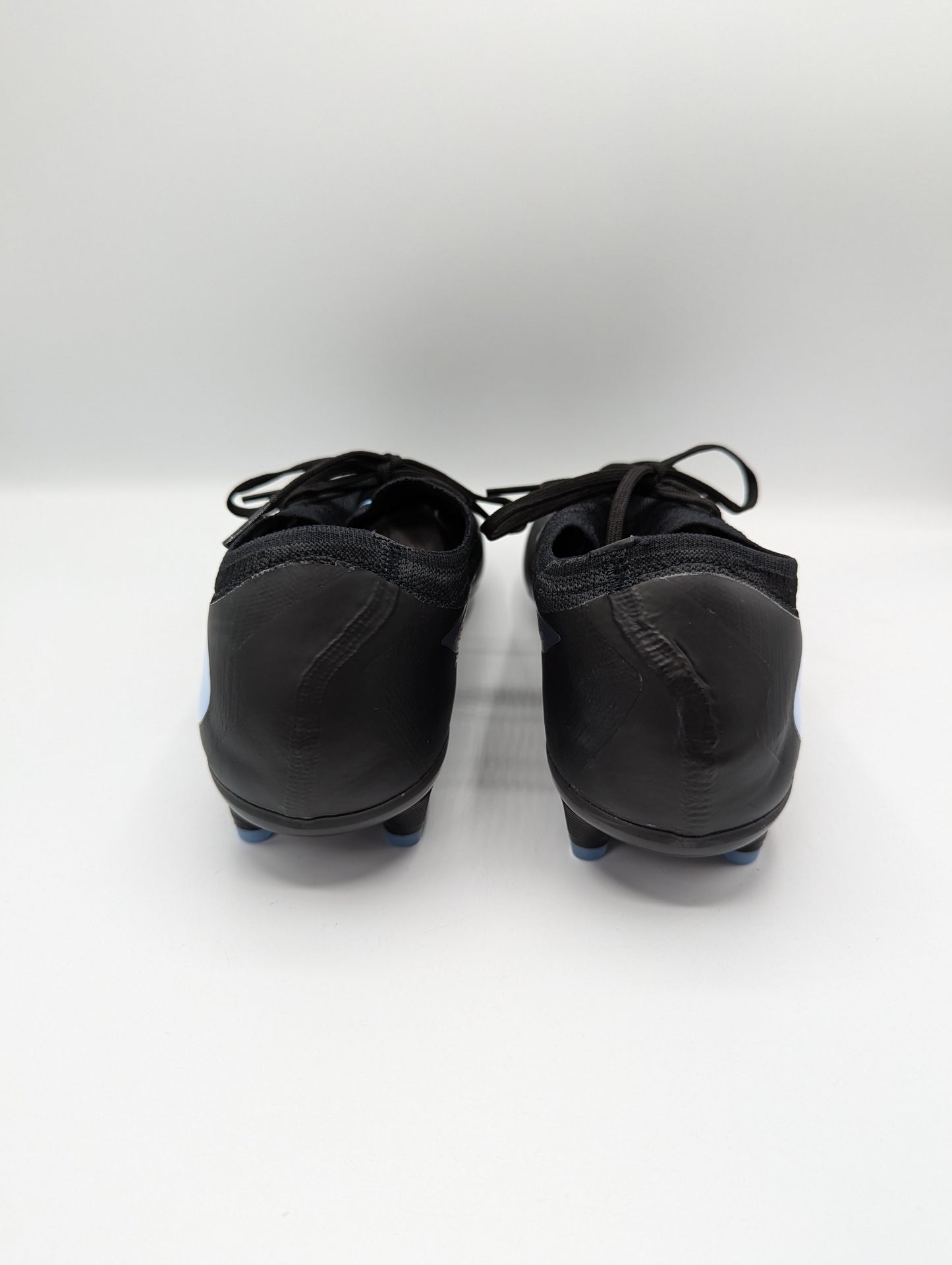 Nike Phantom 6 Low Pro Adults Firm Ground Football Boots - Black