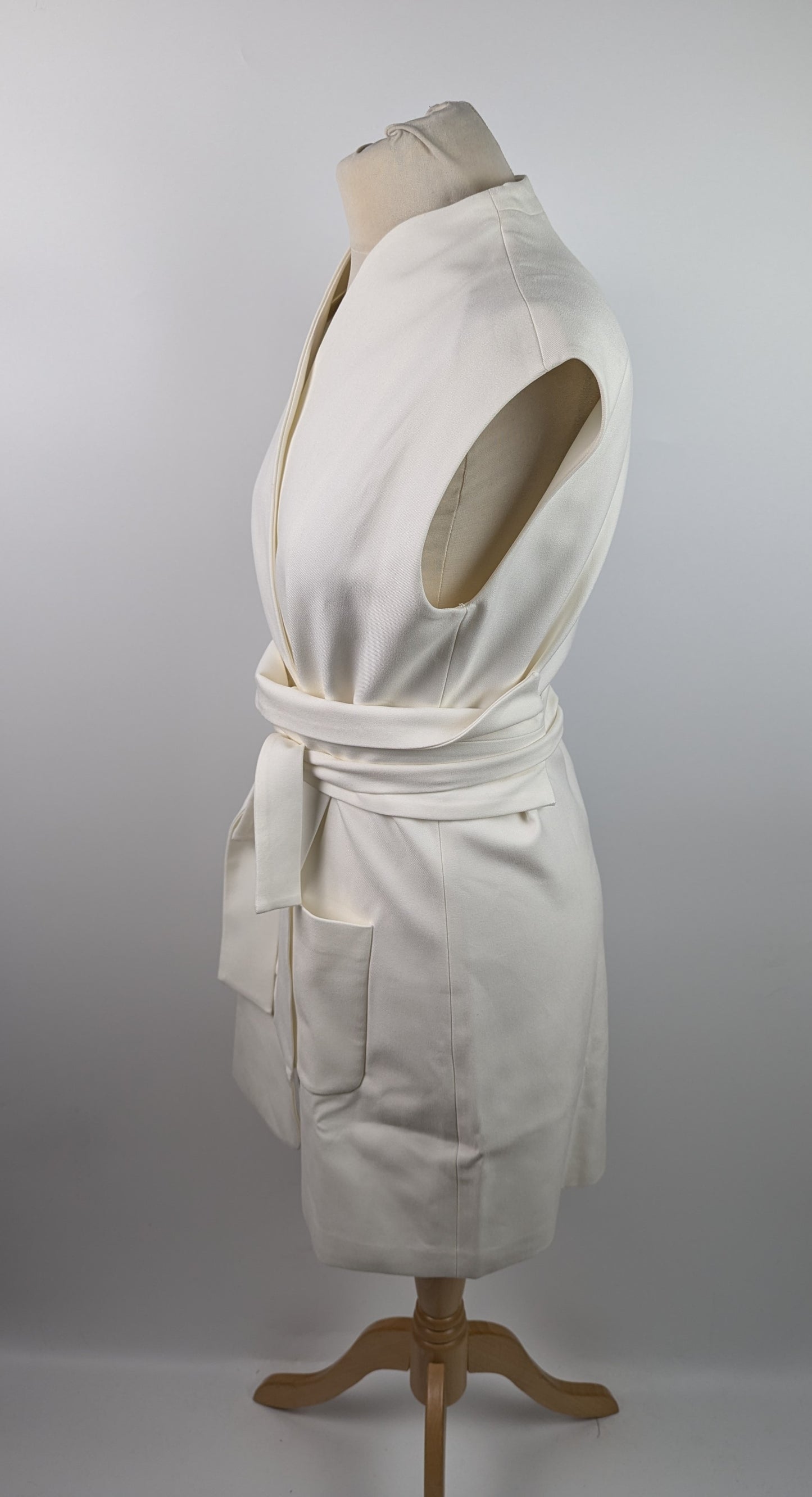 ODD MUSE The Ultimate Muse Sleeveless Dress With Additional Belts - White