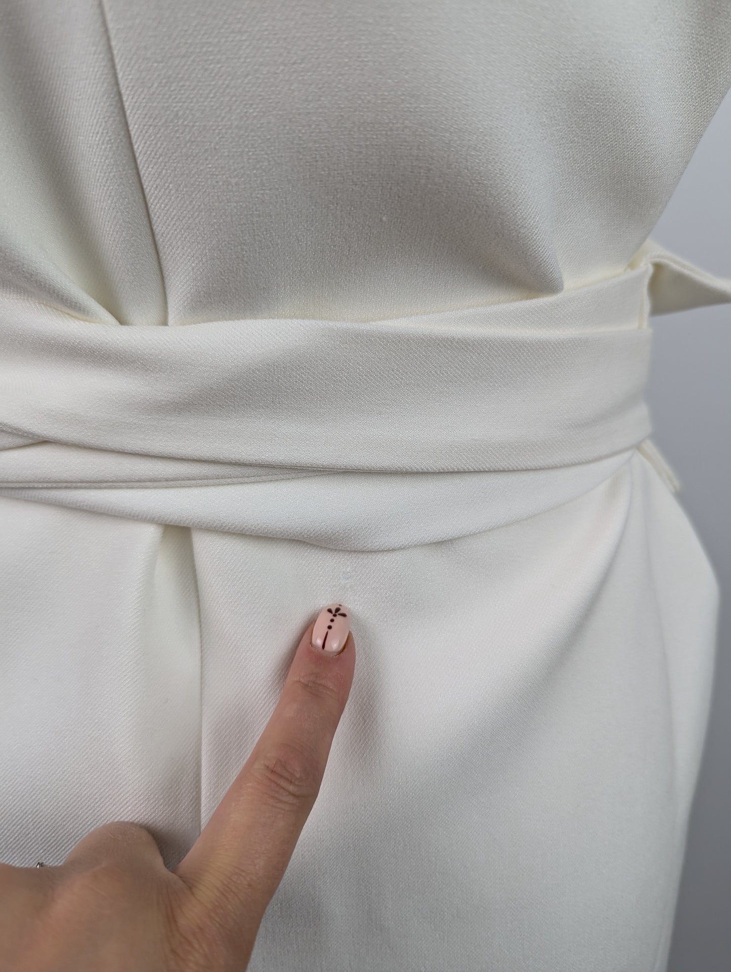 ODD MUSE The Ultimate Muse Sleeveless Dress With Additional Belts - White
