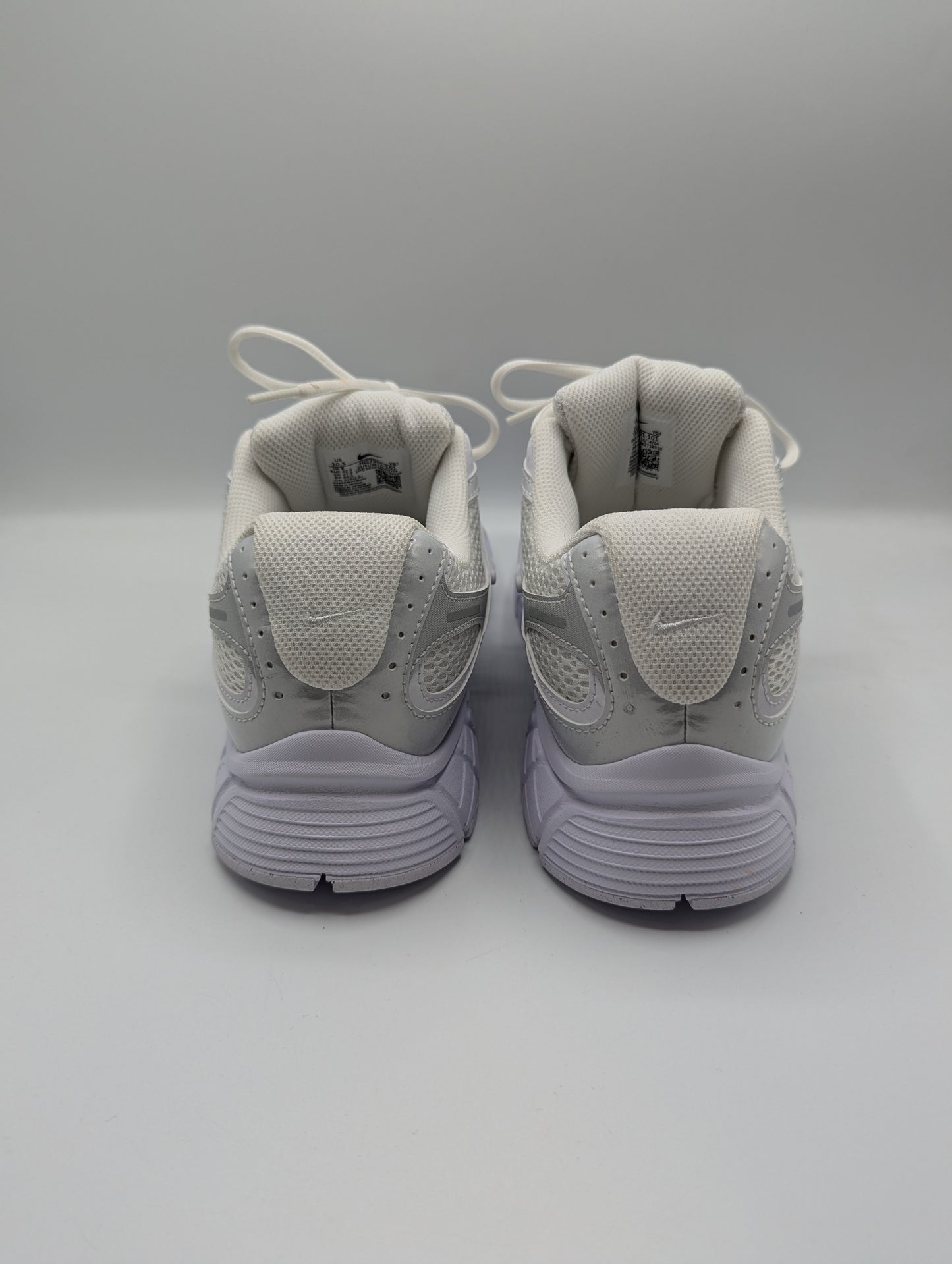 Nike V5 RNR Shoes Womens Trainers- White