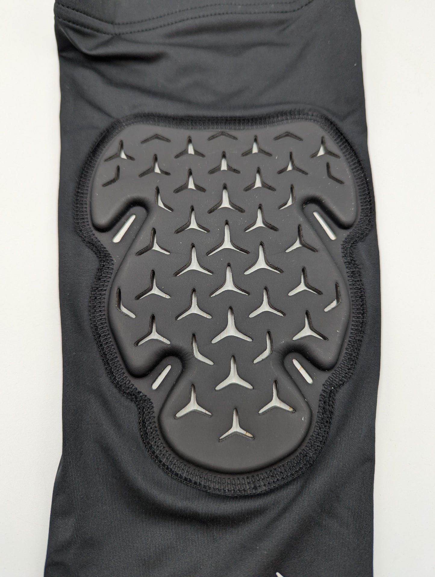 Nike Pro Strong Leg Sleeve Adults - Black