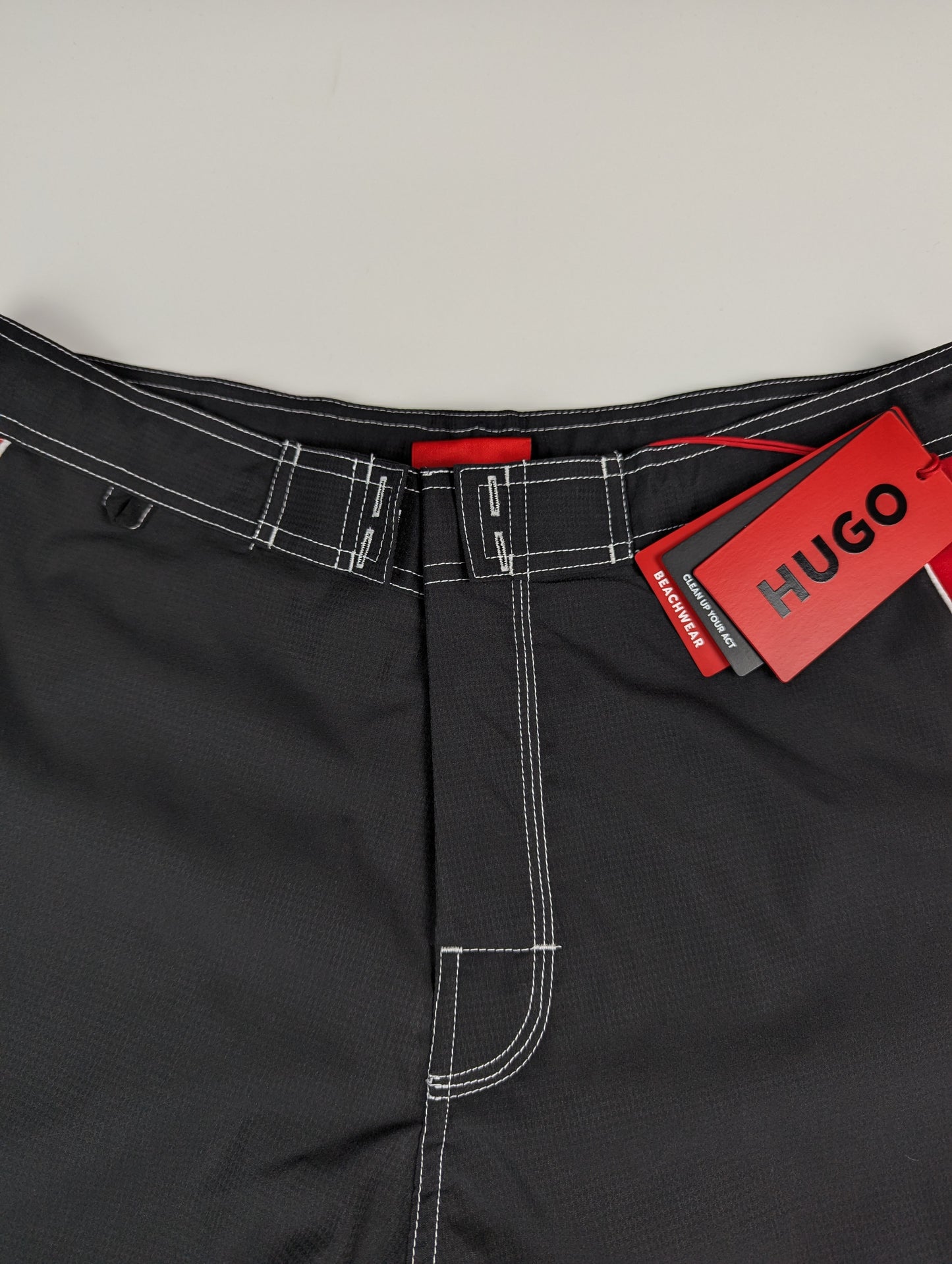 HUGO logo-tape swim shorts - Black / Red