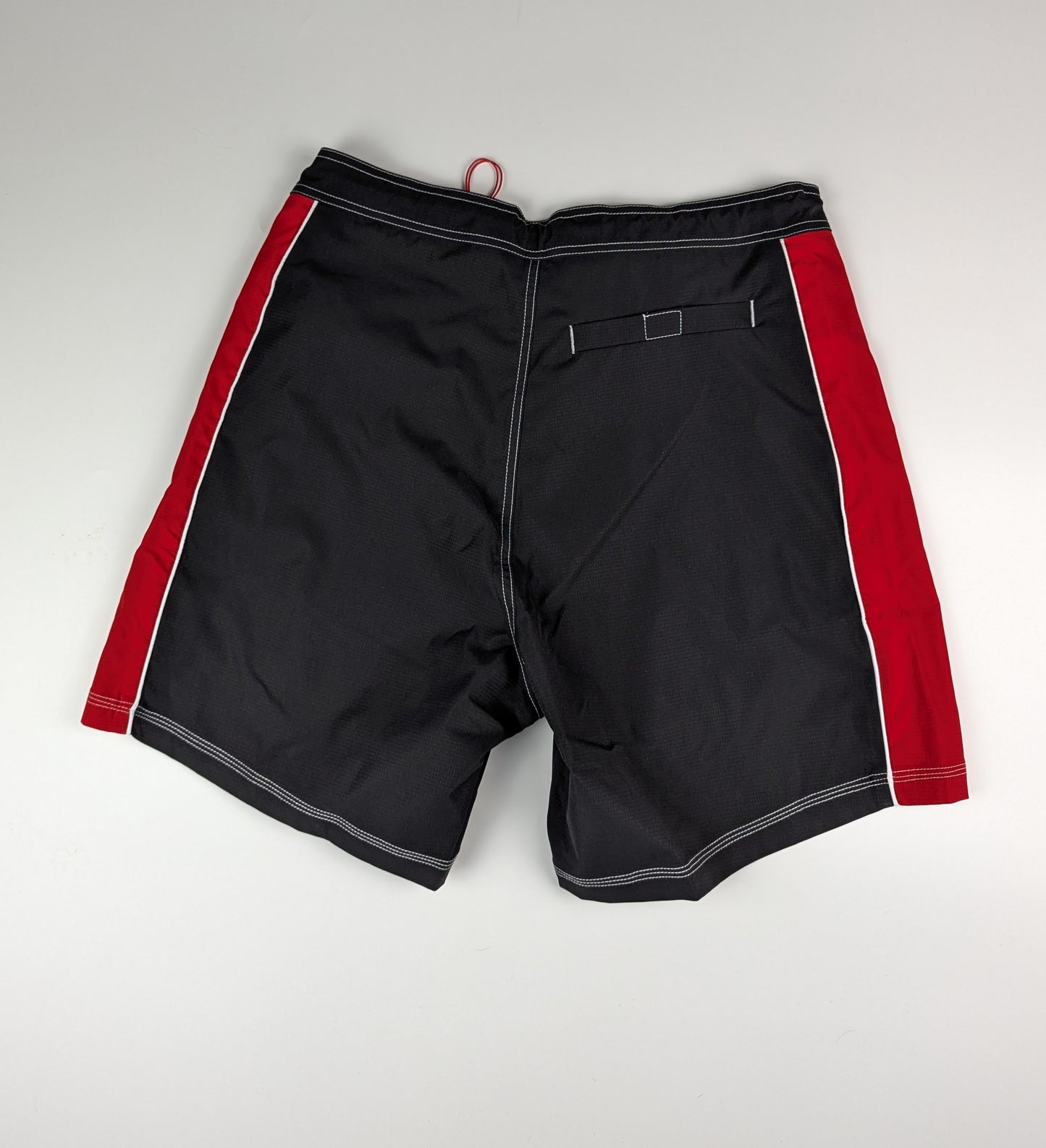 HUGO logo-tape swim shorts - Black / Red