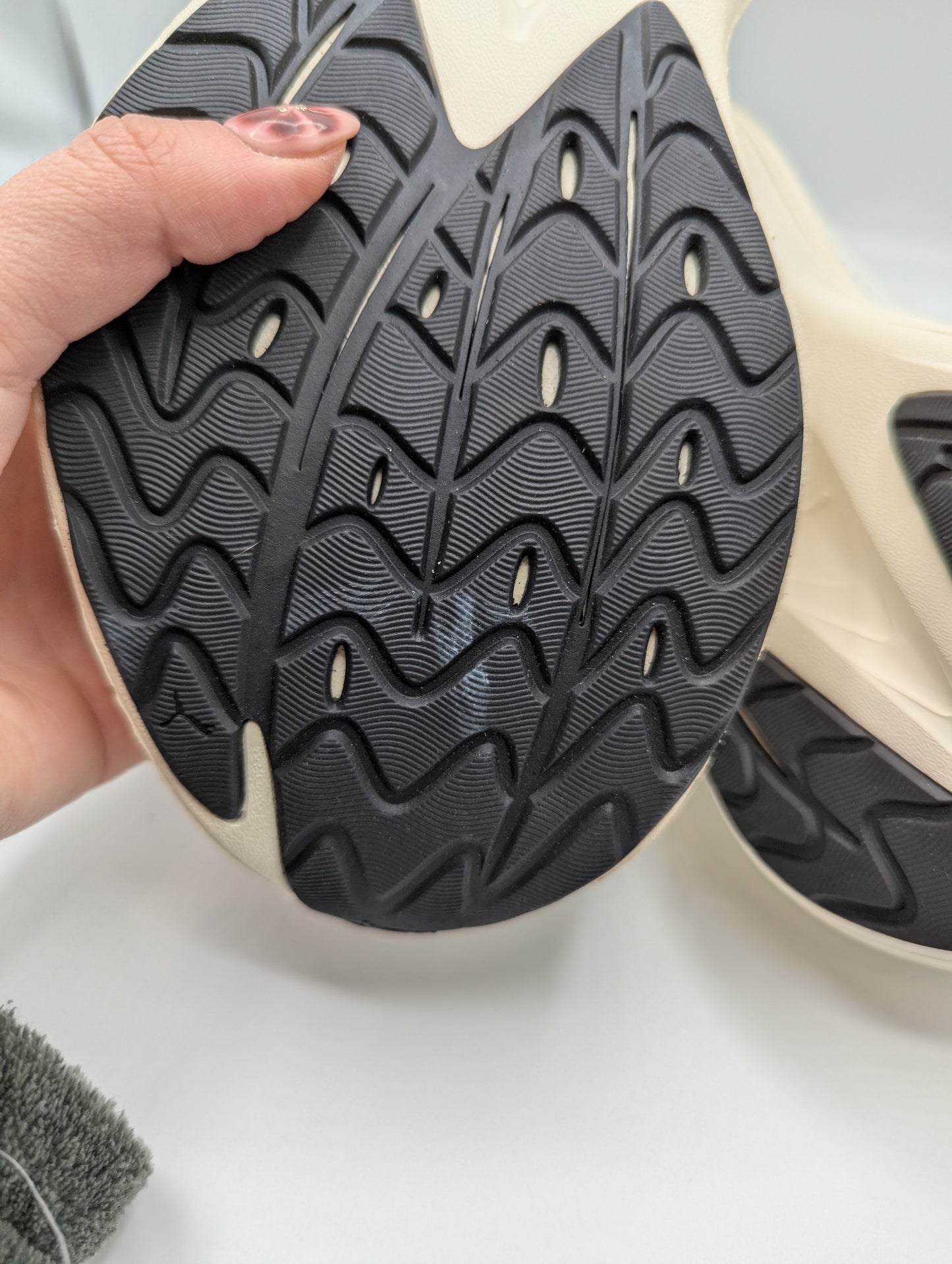 Puma Maxima Pro Mens Running Shoes - Off White