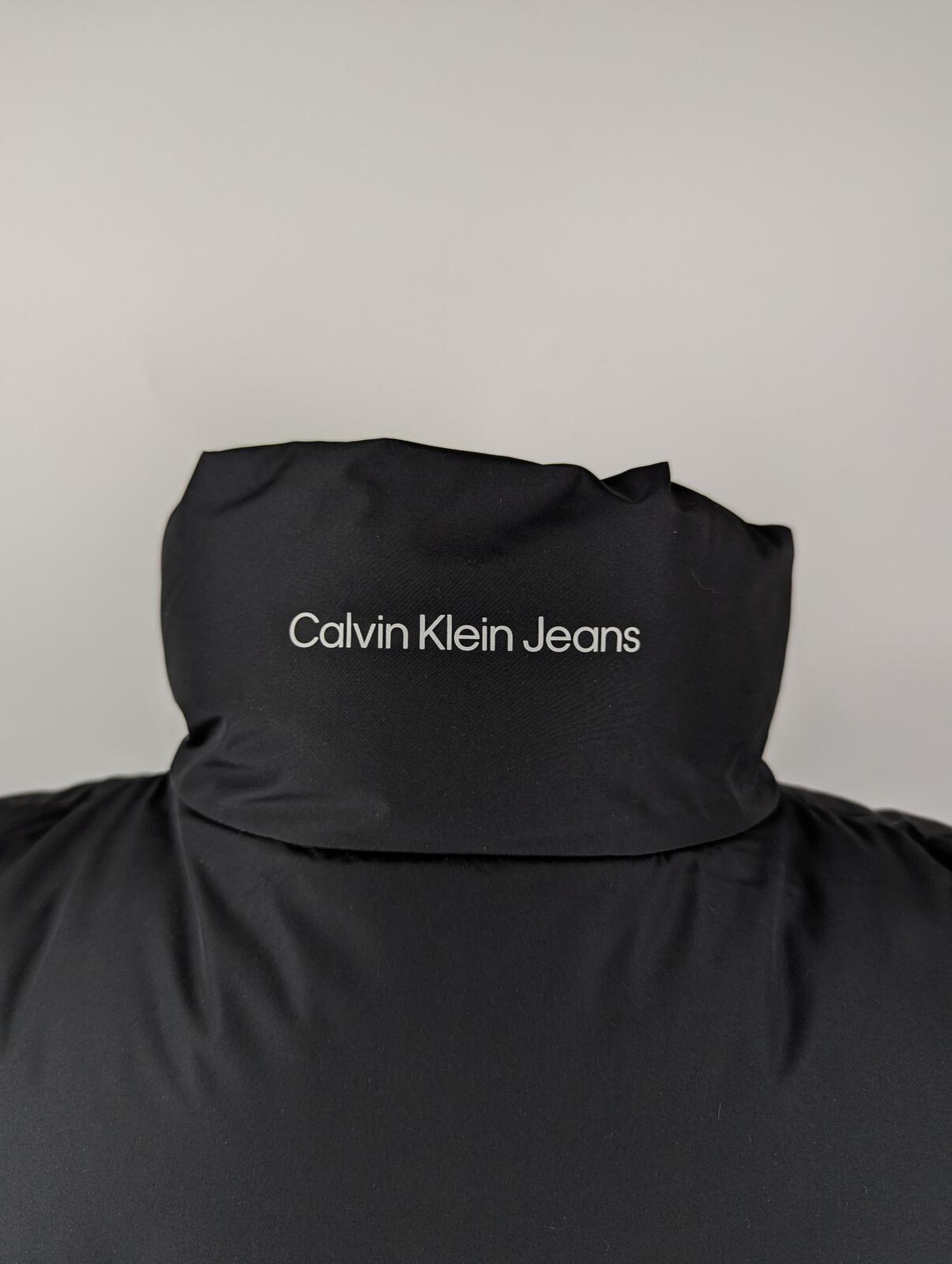 Calvin Klein Jeans Women's essential Water Resistant Gilet - Black