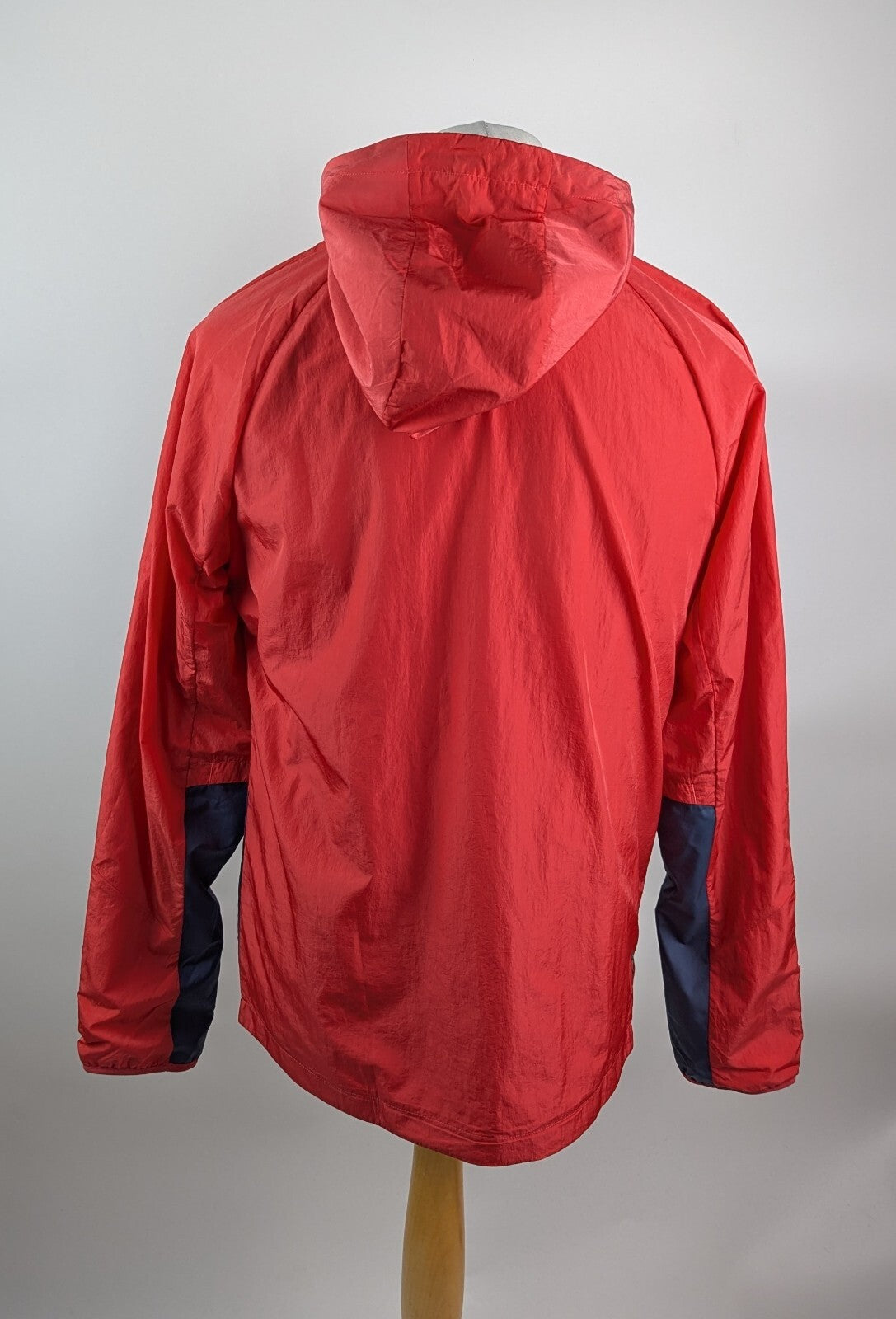 Under Armour Rush Woven Men's Lightweight jacket - Red