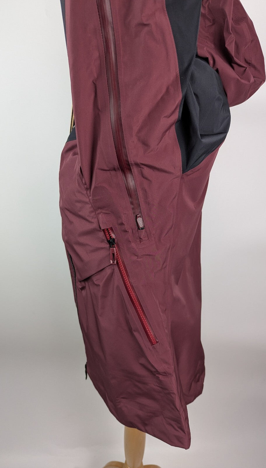 Adidas Womens Terrex Techrock GORE TEX Pro Jacket - dark red