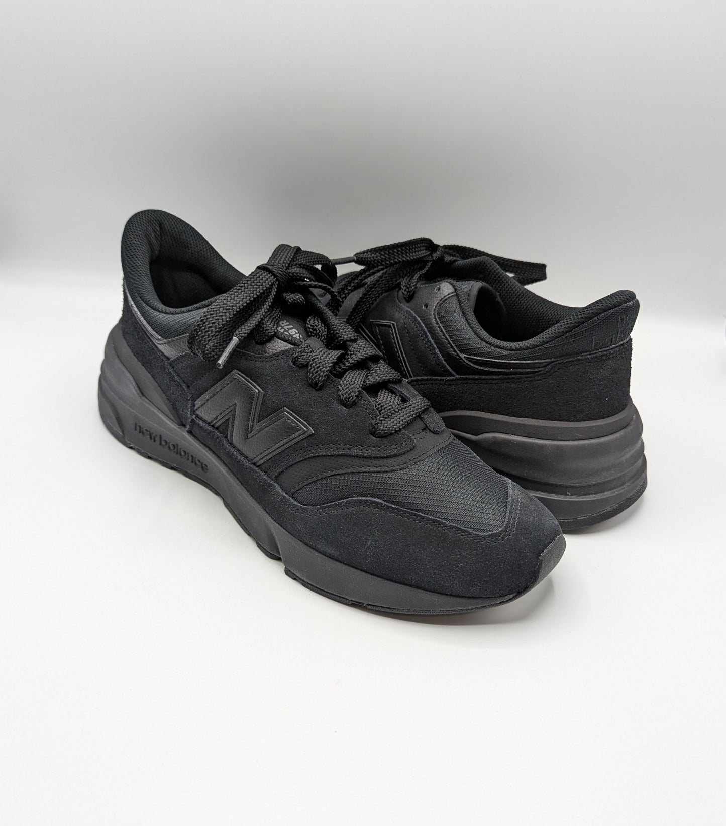 New Balance NB 977R Trainers Mens - Black