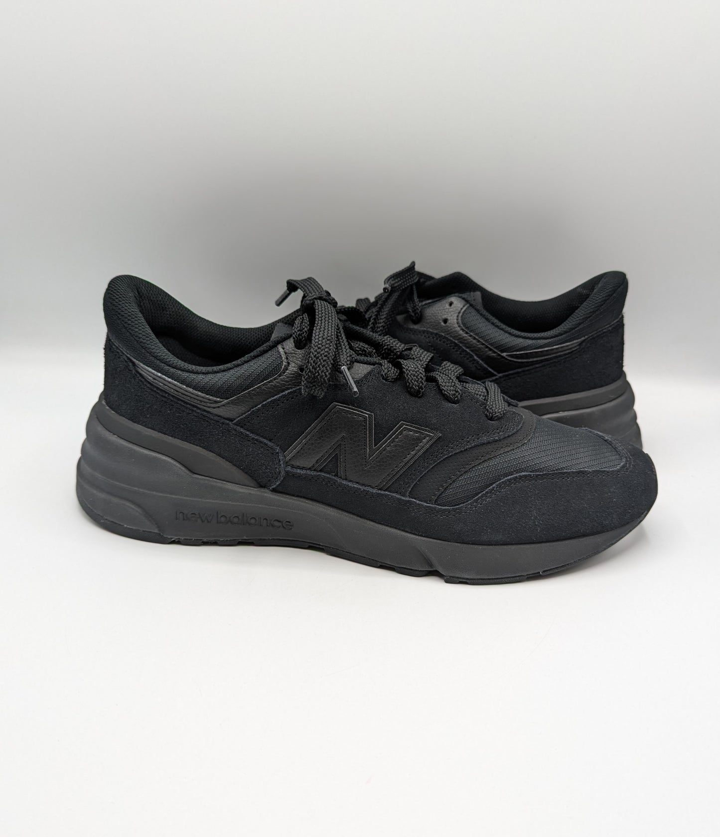 New Balance NB 977R Trainers Mens - Black