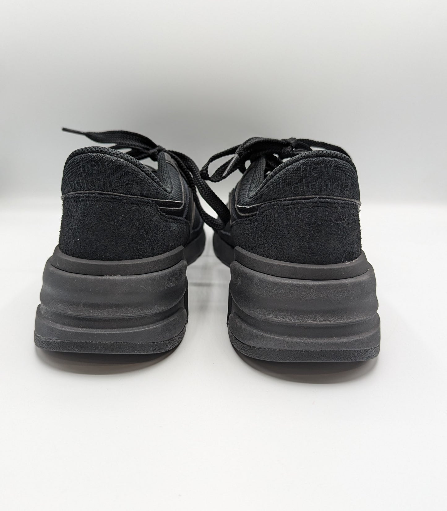 New Balance NB 977R Trainers Mens - Black
