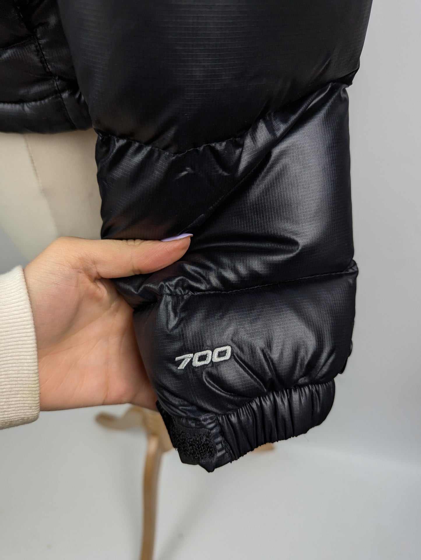 THE NORTH FACE 1996 Retro Nuptse Crop Jacket - Black