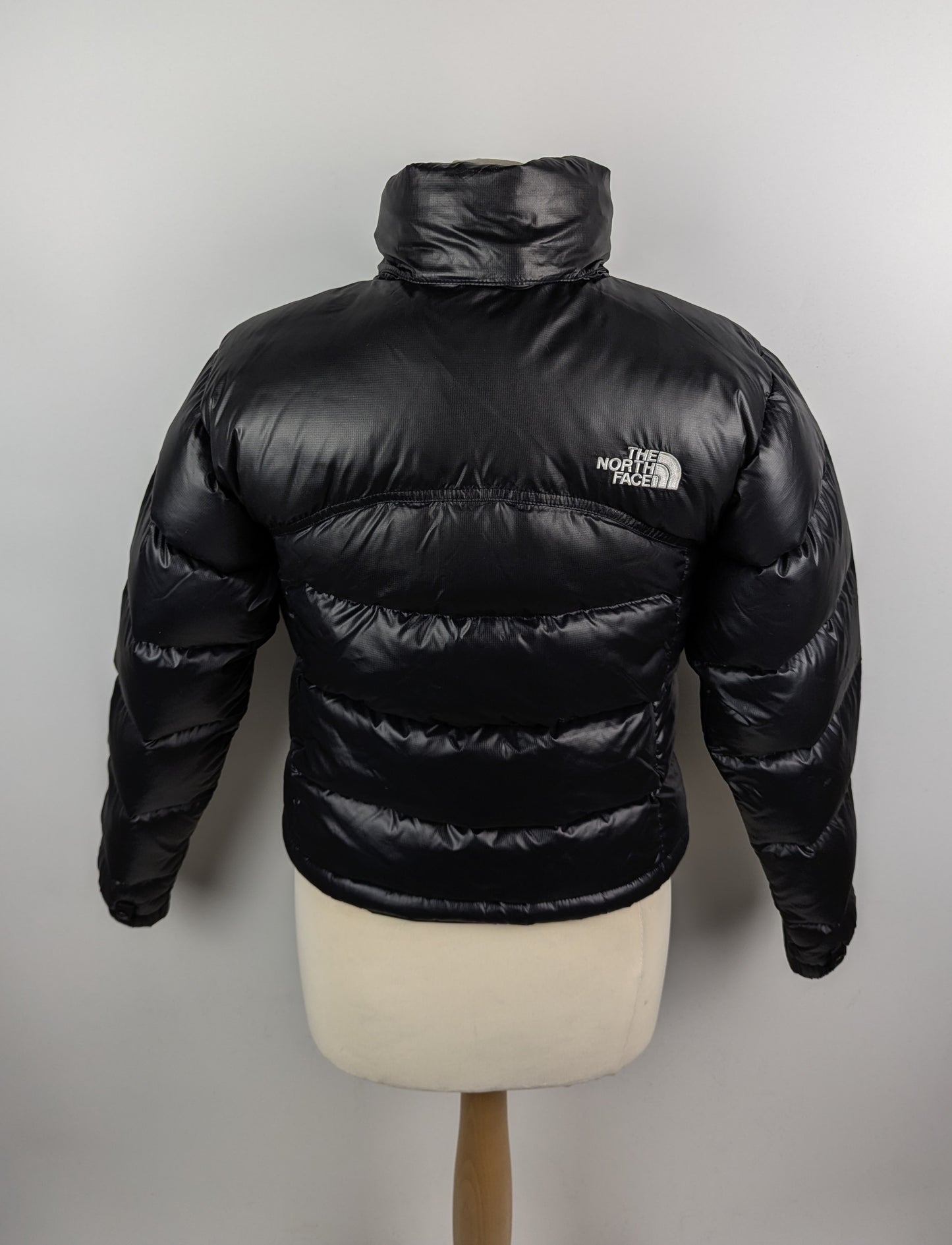 THE NORTH FACE 1996 Retro Nuptse Crop Jacket - Black