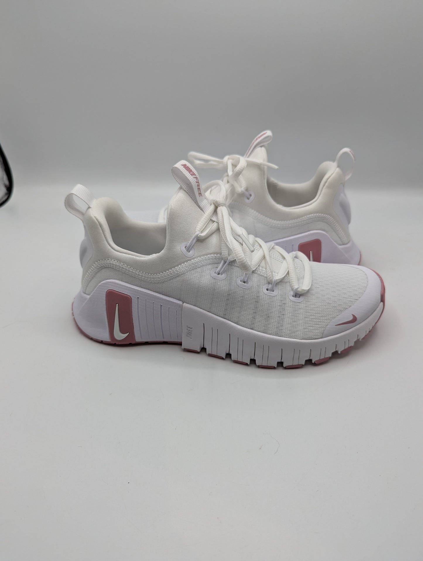 Nike Free Metcon 6 Women's Workout Shoes - White / Pink