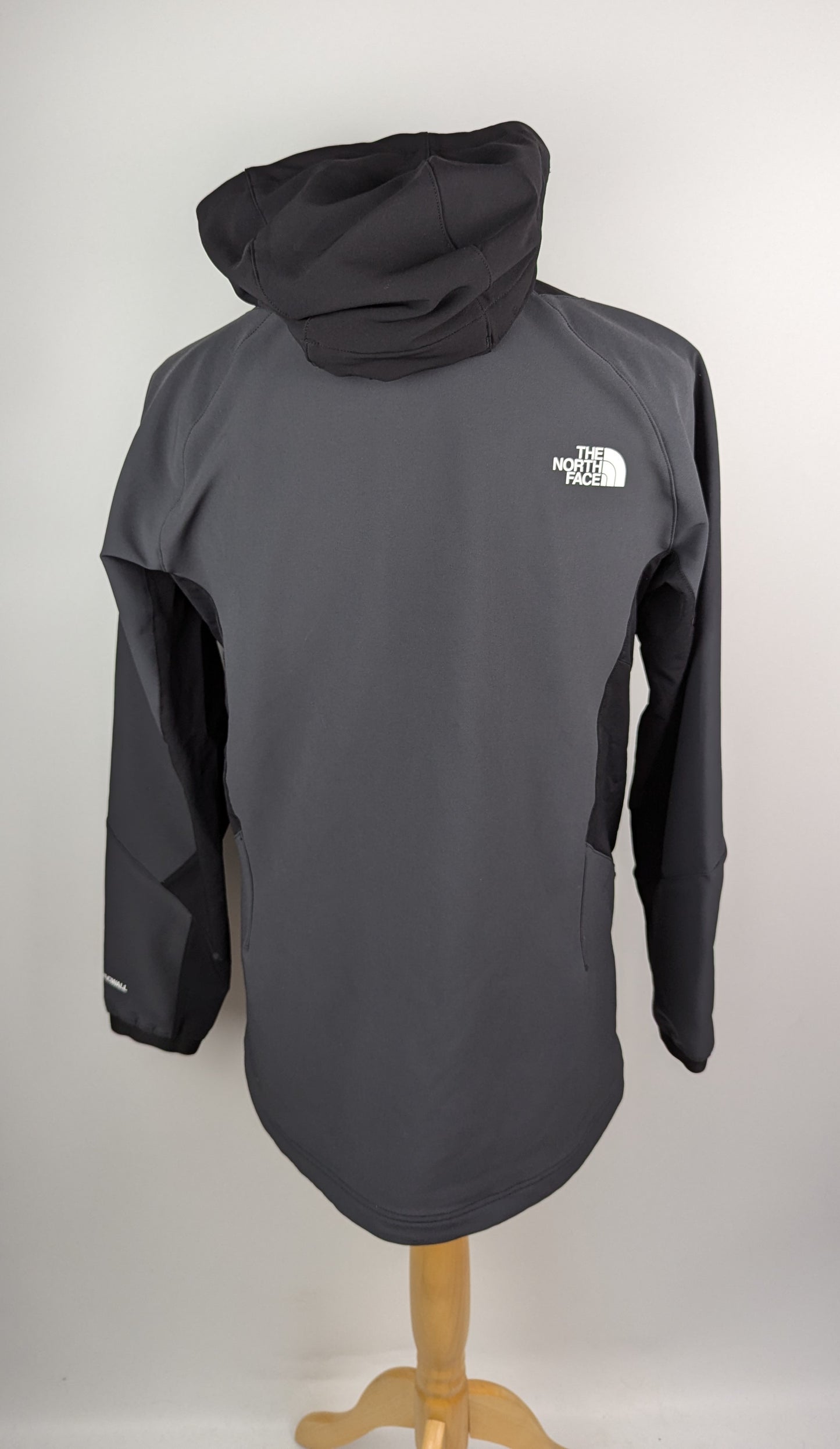 THE NORTH FACE Men’s Athletic Outdoor Softshell Hooded Jacket - Grey / Black