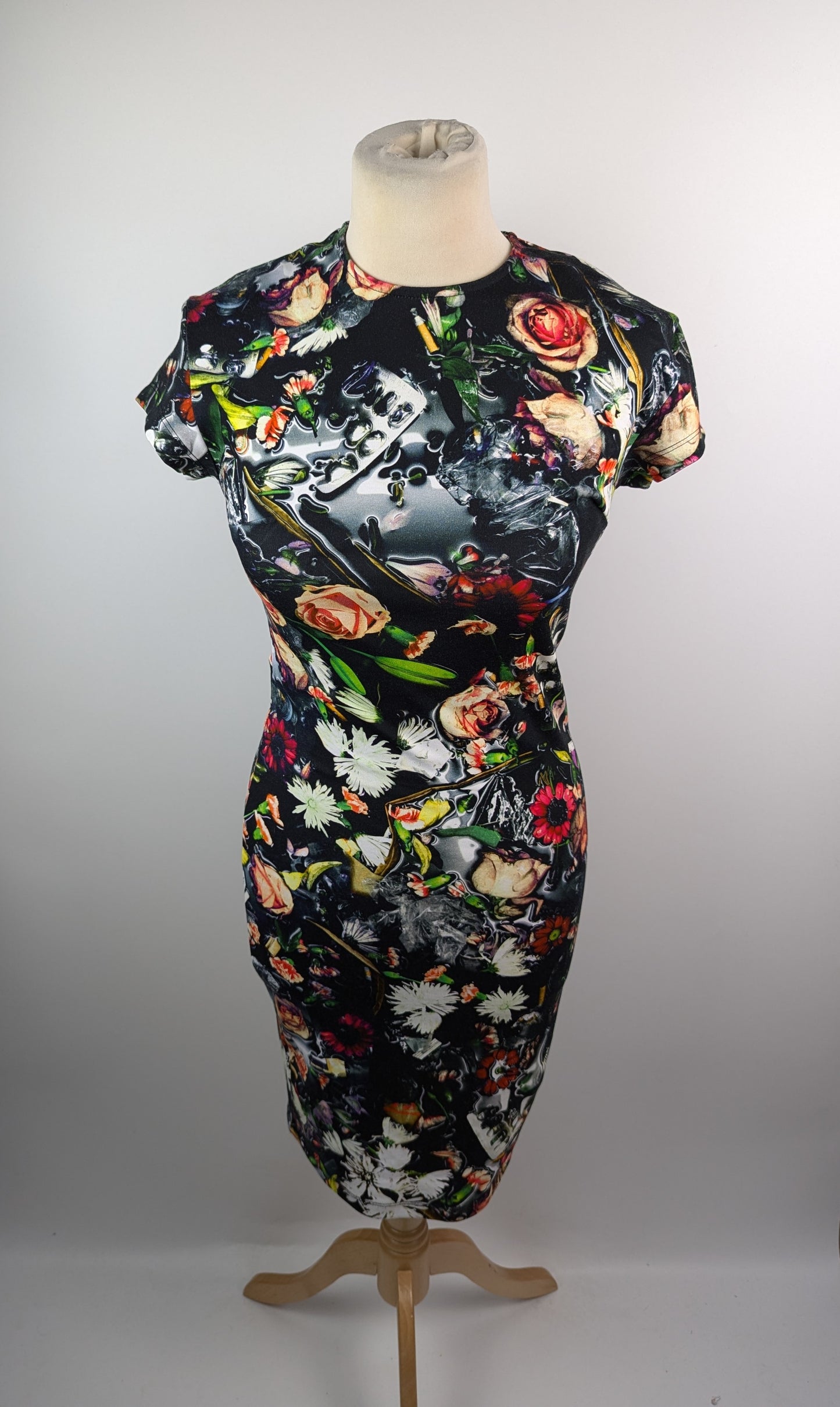 Alexander McQueen Womens Festival Floral Printed Jersey Dress - Black / Multi