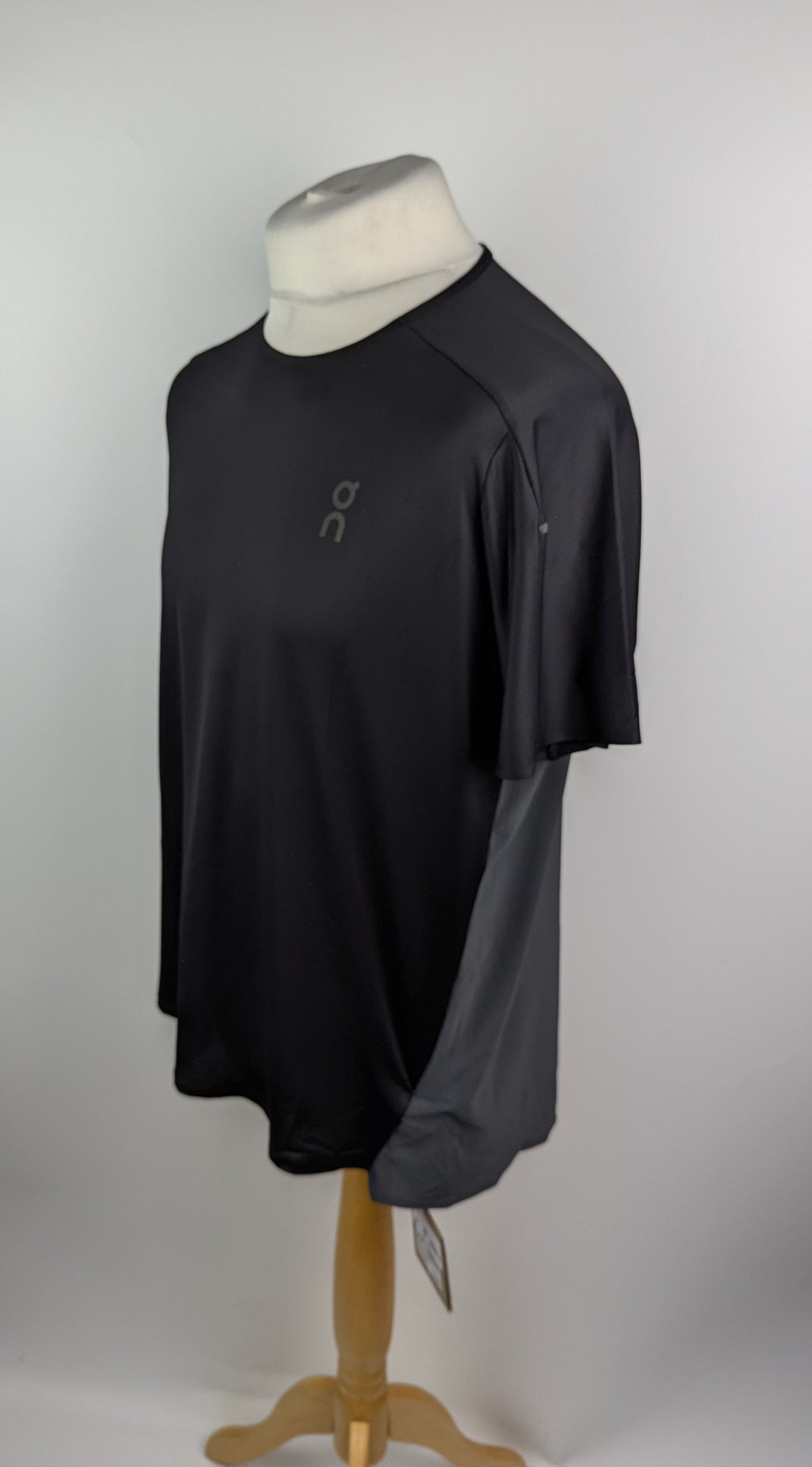 On Running Mens Performance Tee - Black / Grey