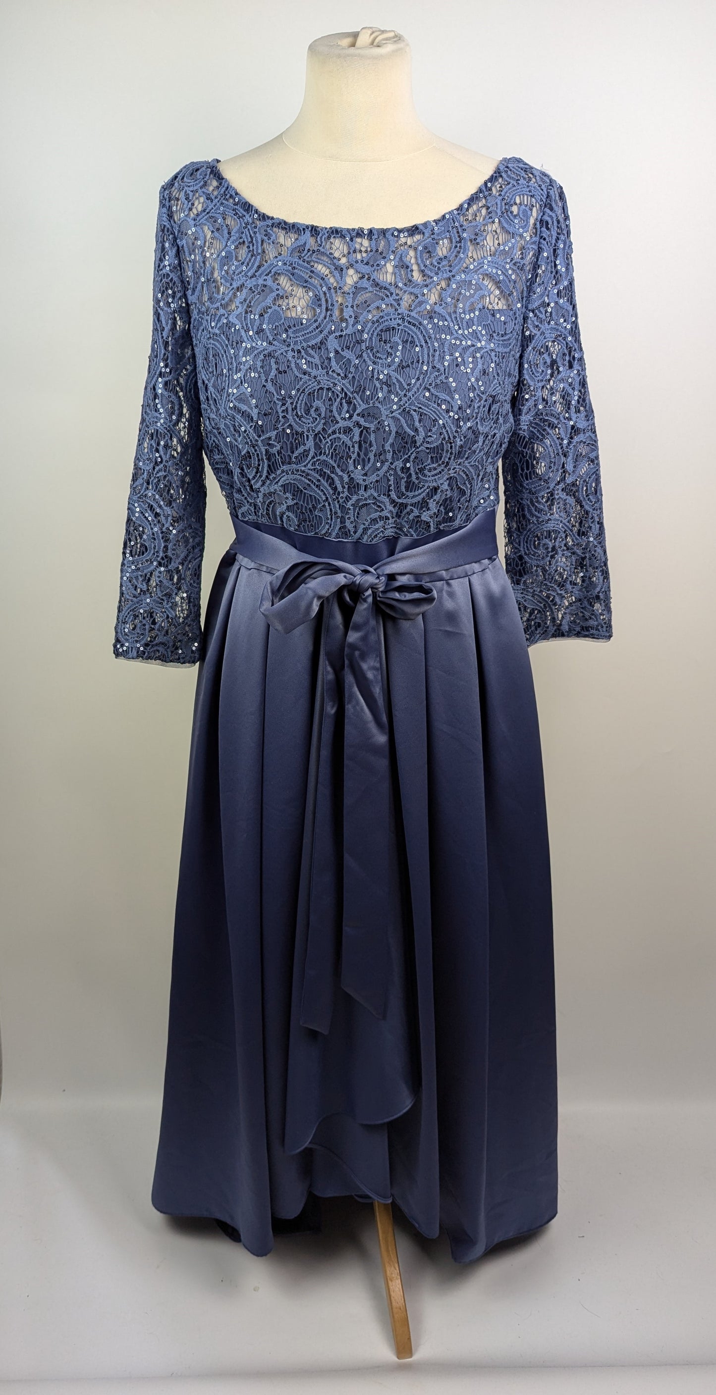 Gina Bacconi Leona Sequin Lace Dress - Wedgewood Blue