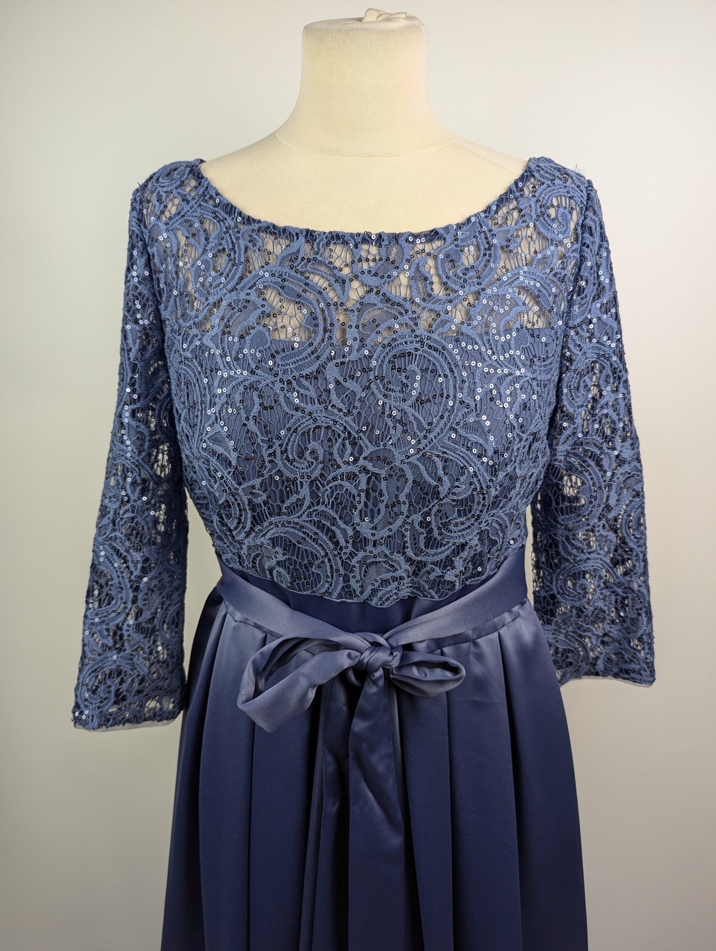 Gina Bacconi Leona Sequin Lace Dress - Wedgewood Blue