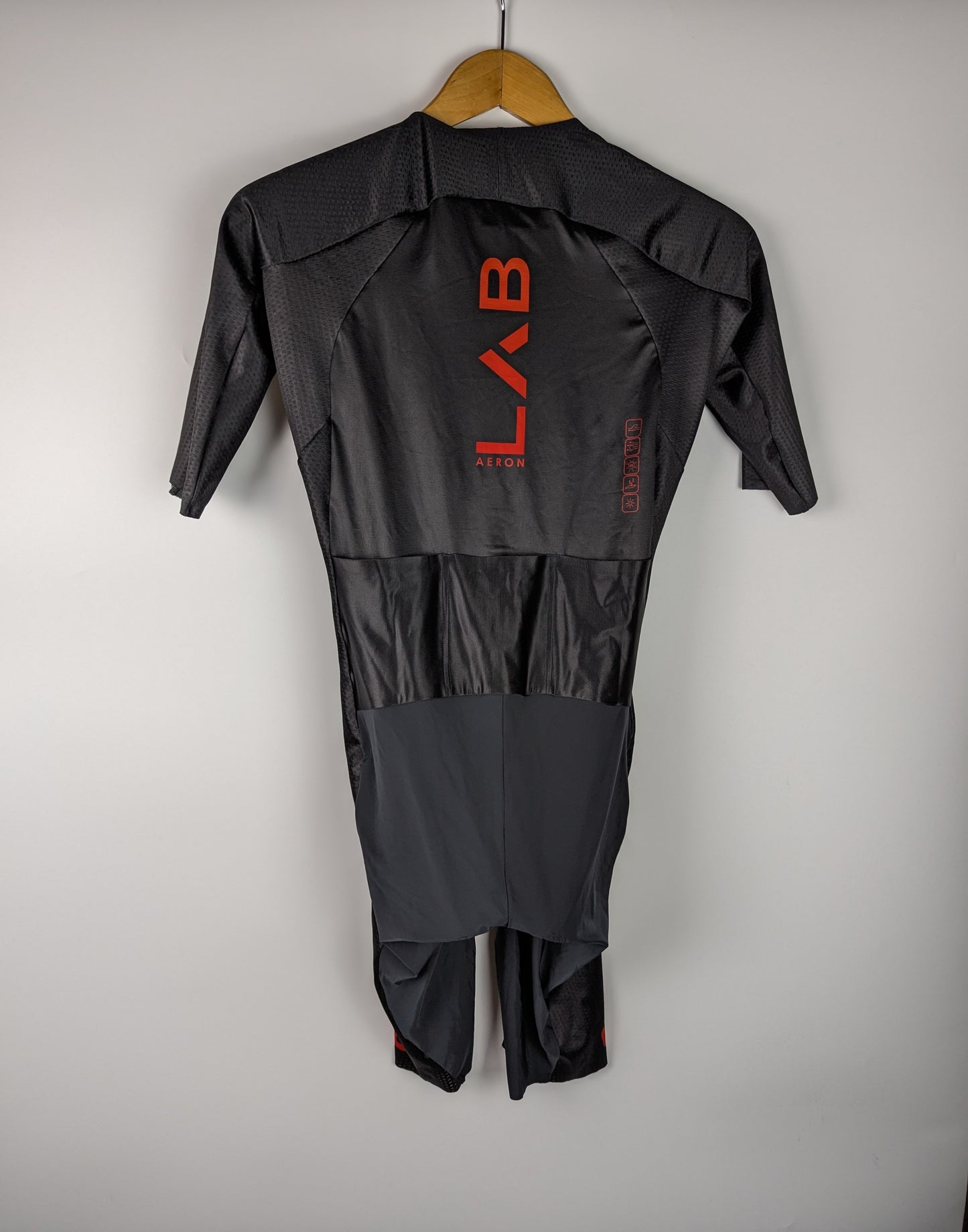 DHB Aeron Lab Short Sleeve Tri Suit Mens - Black / Red