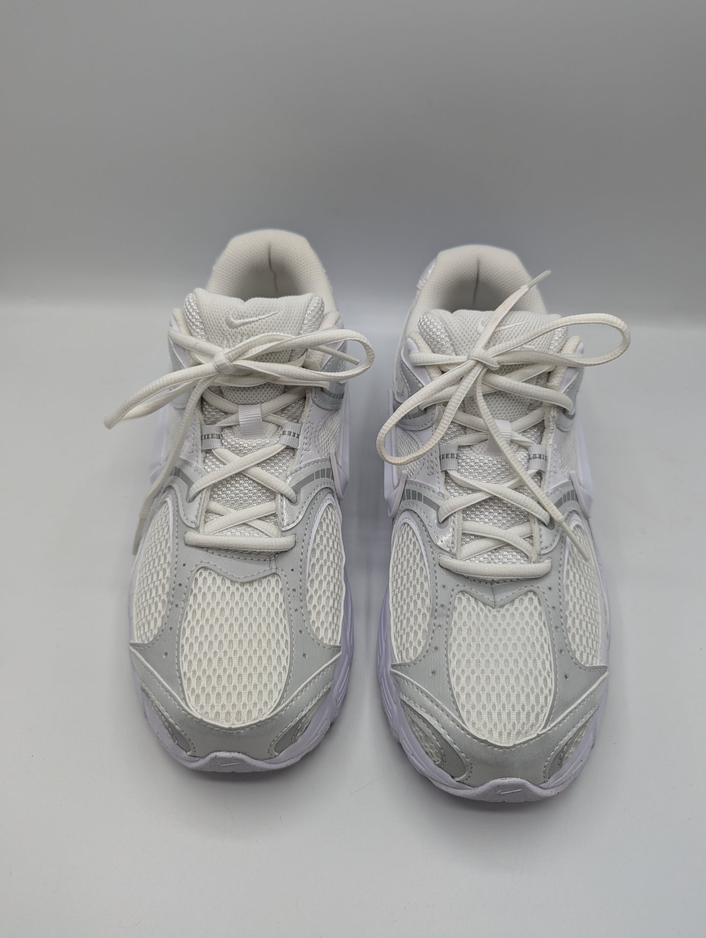 Nike V5 RNR Shoes Womens Trainers- White