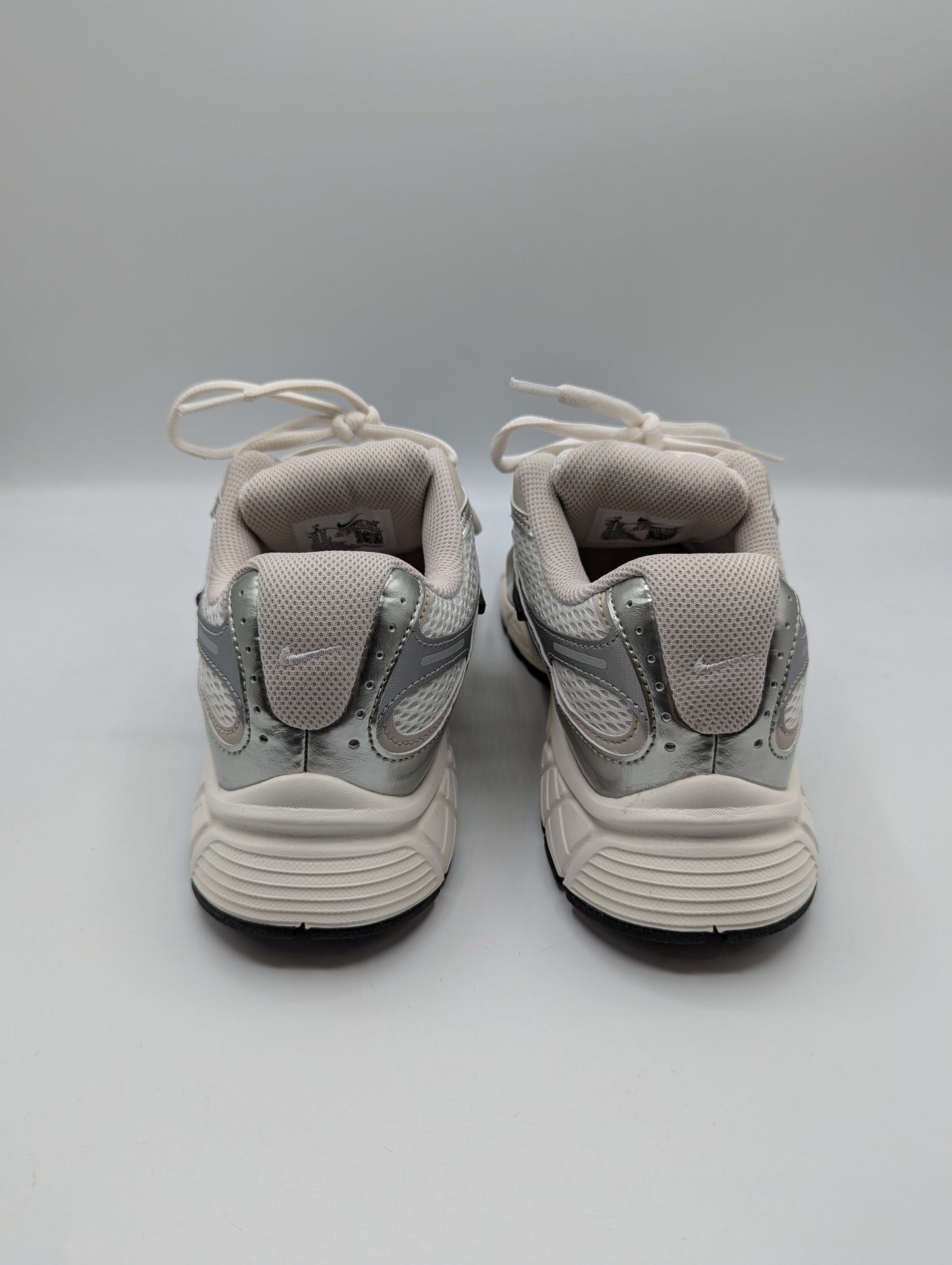 Nike V5 RNR Shoes Womens Trainers- Off White / Beige