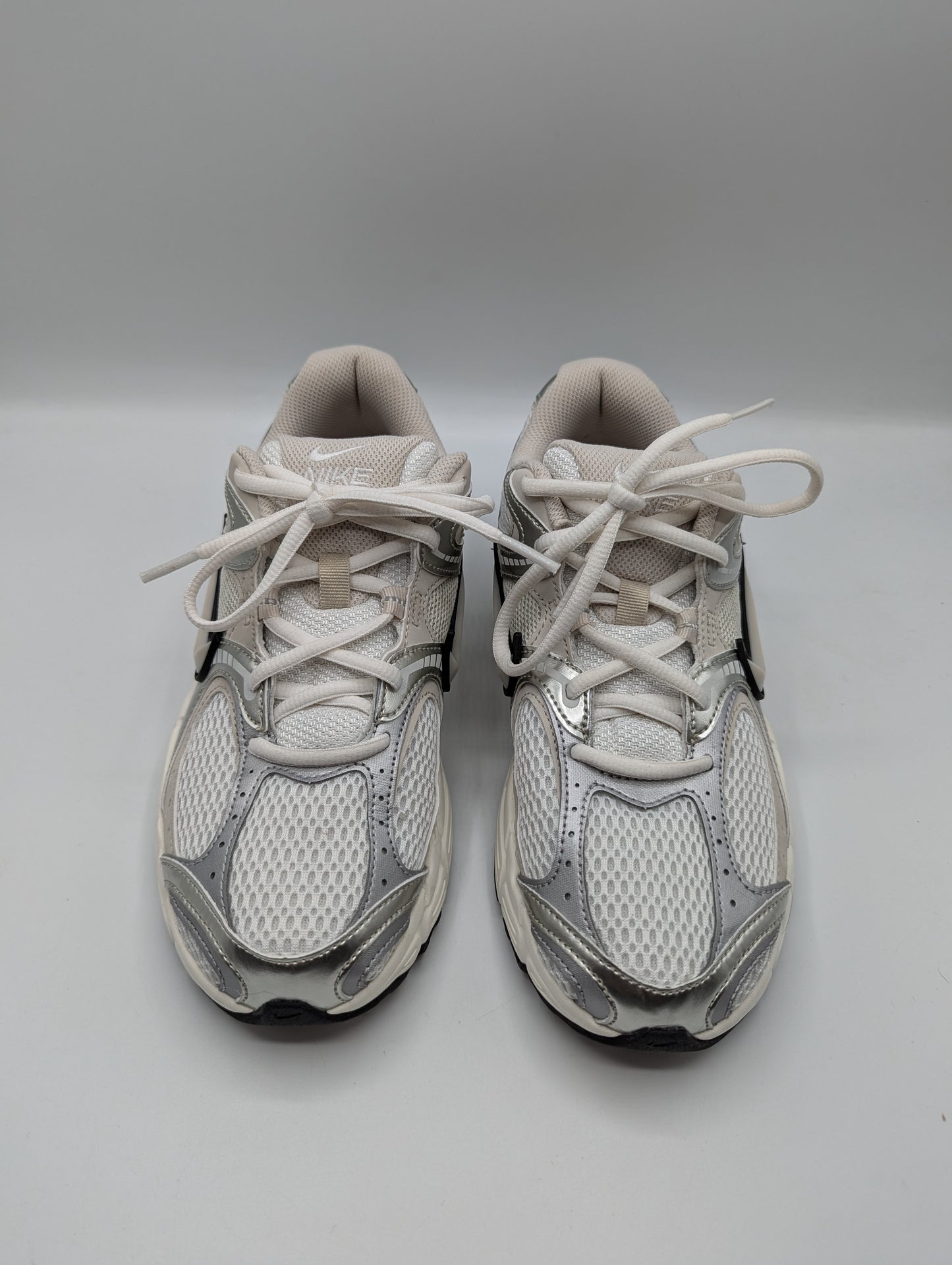 Nike V5 RNR Shoes Womens Trainers- Off White / Beige