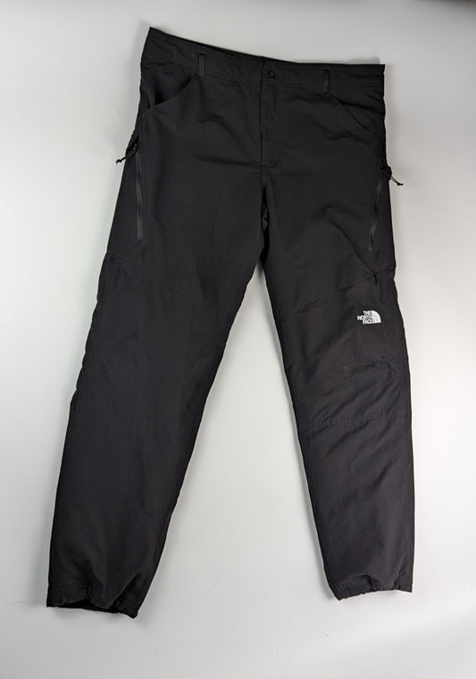 The North Face Men's Winter Exploration Regular Tapered Cargo Trousers - Black