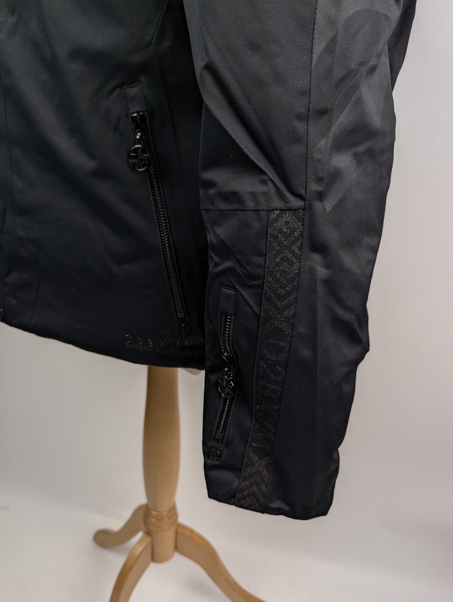 DARE2B X JULIEN MACDONALD Mastery Ski Jacket - Black