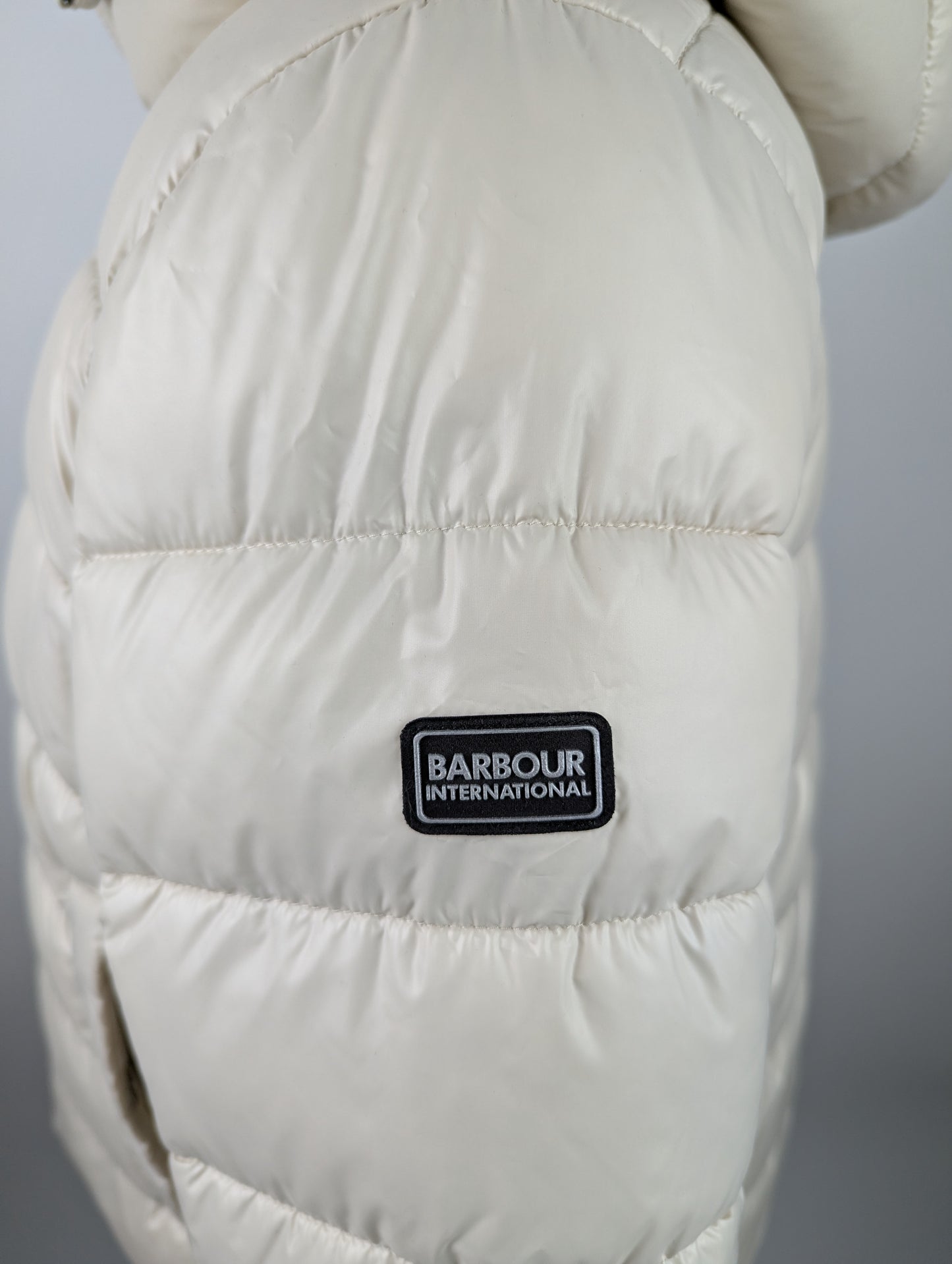 Barbour International Women's Hailey Quilted Short Puffer Jacket - Cream (Silver Cloud)