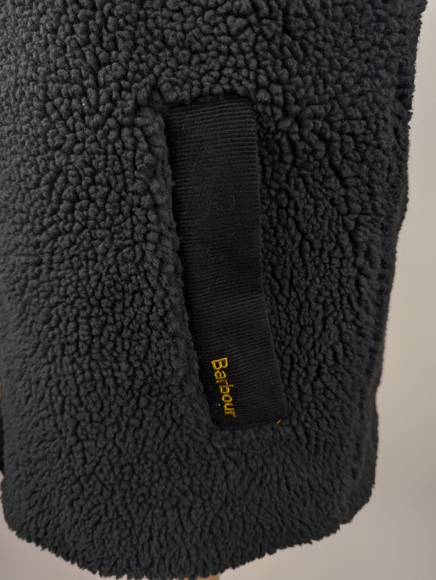 Barbour Women's Dulsie Teddy Fur Sleeveless Gilet - Black