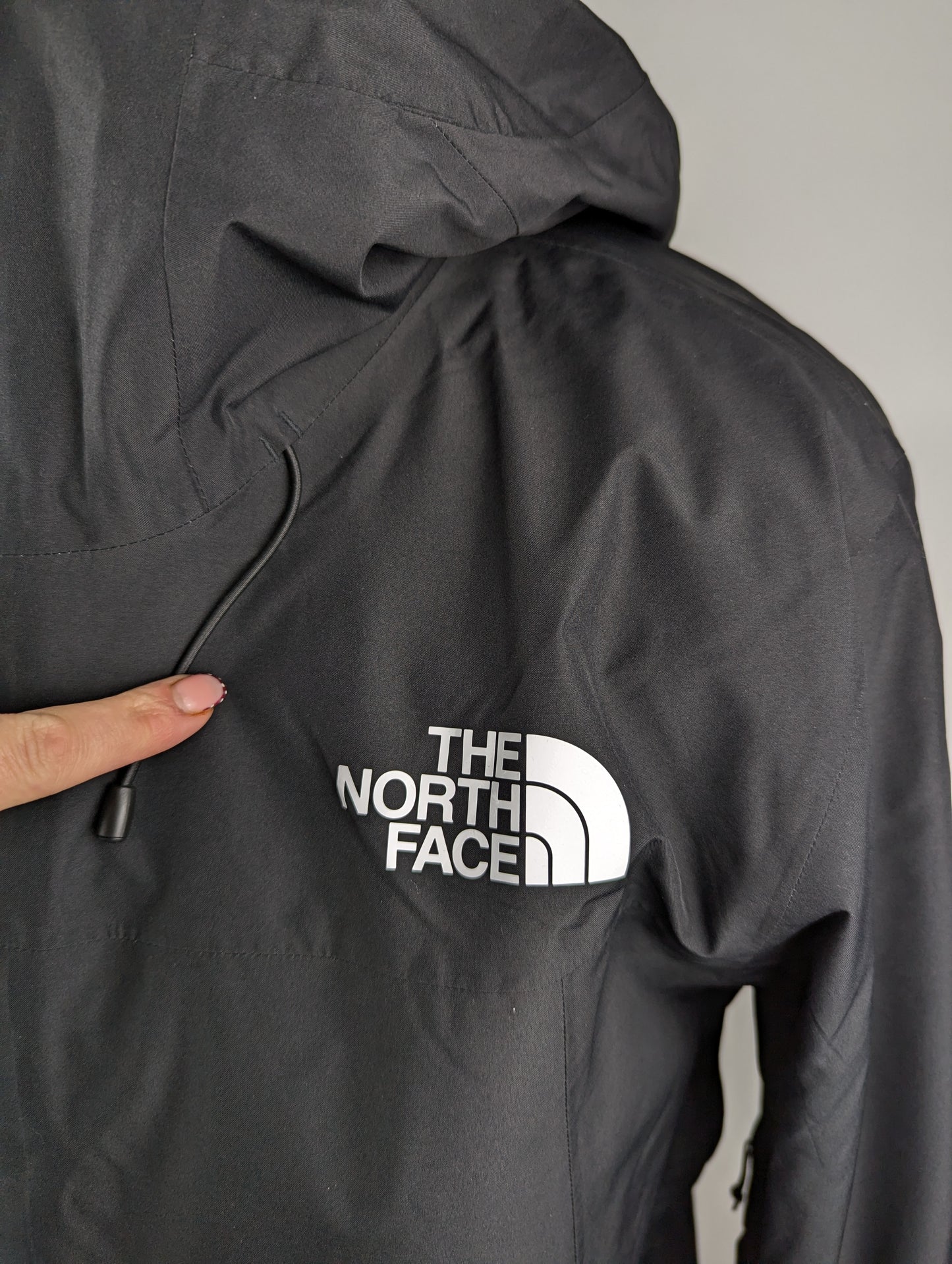 The North Face Men's Descendit Waterproof Insulated Ski Jacket - Black