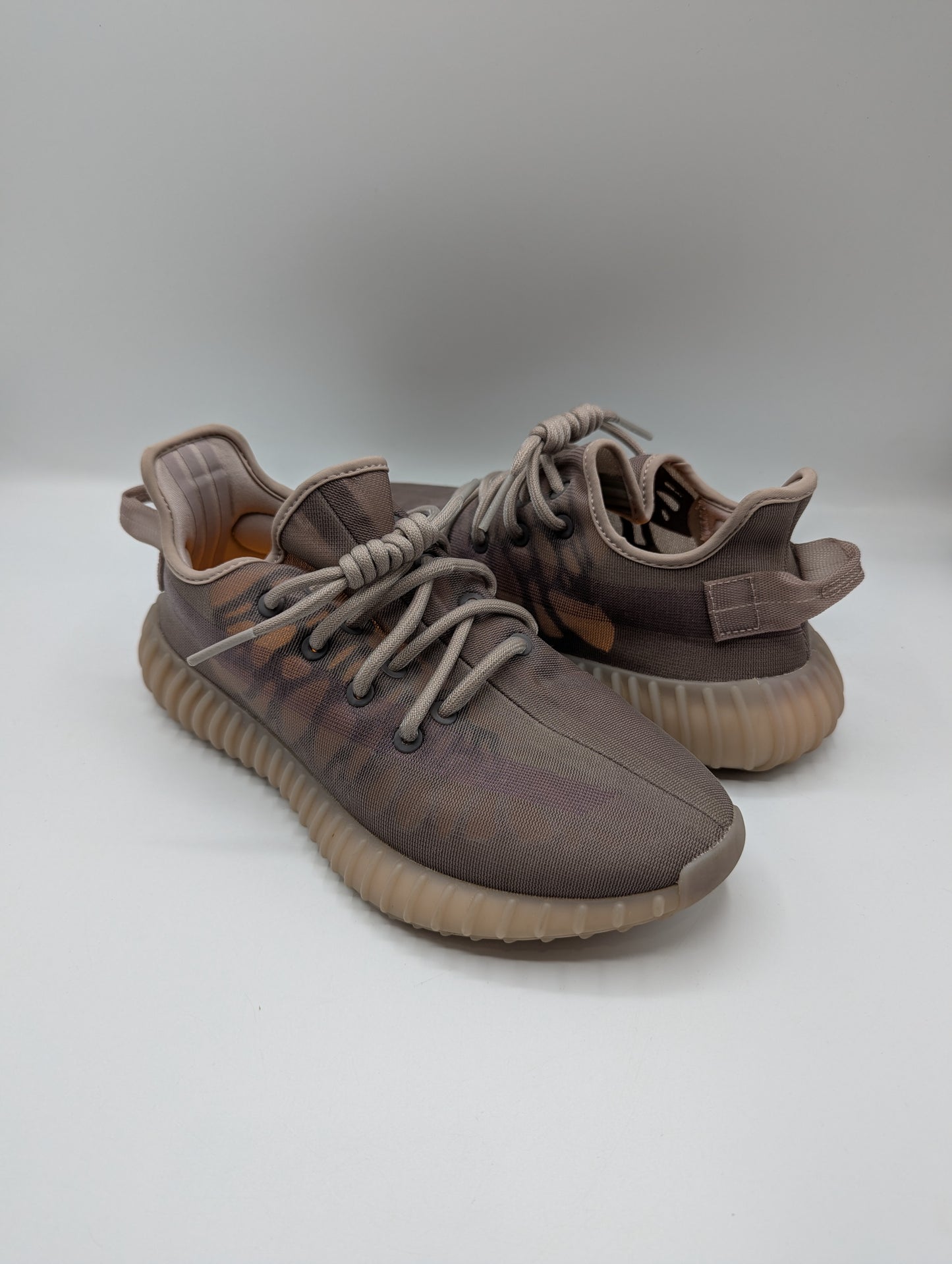 kers Yeezy Men's Boost 350 V2 Light UV Activated Colour-Changing Sneakers - Mono Mist