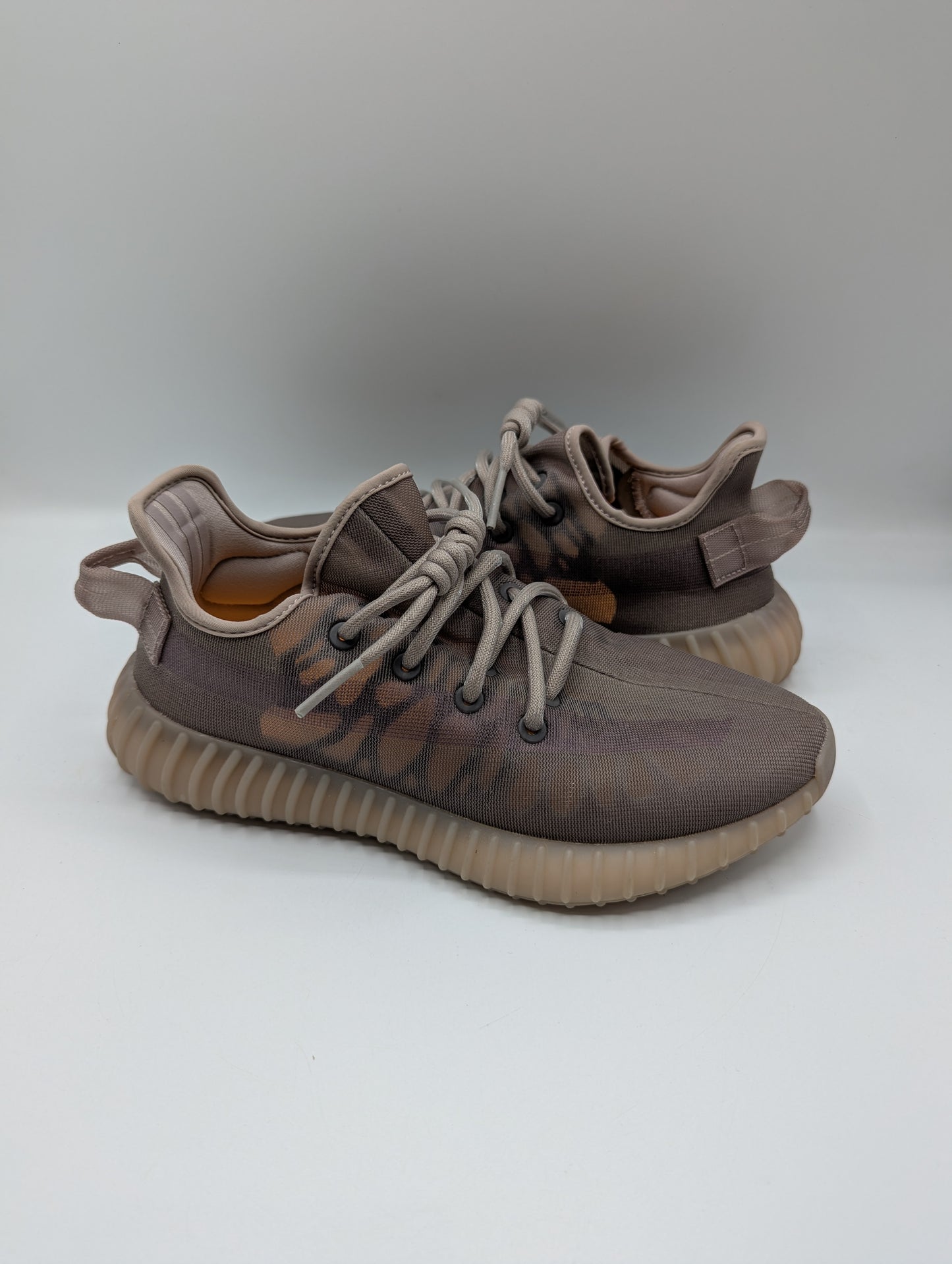 kers Yeezy Men's Boost 350 V2 Light UV Activated Colour-Changing Sneakers - Mono Mist