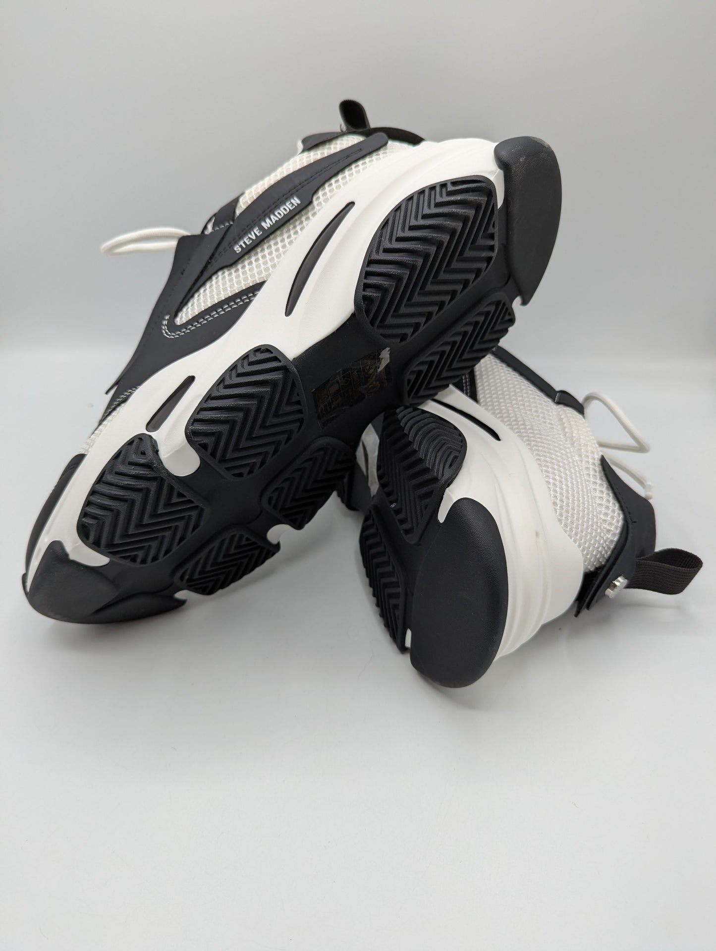 Steve Madden Men's possession Trainers - Black / White