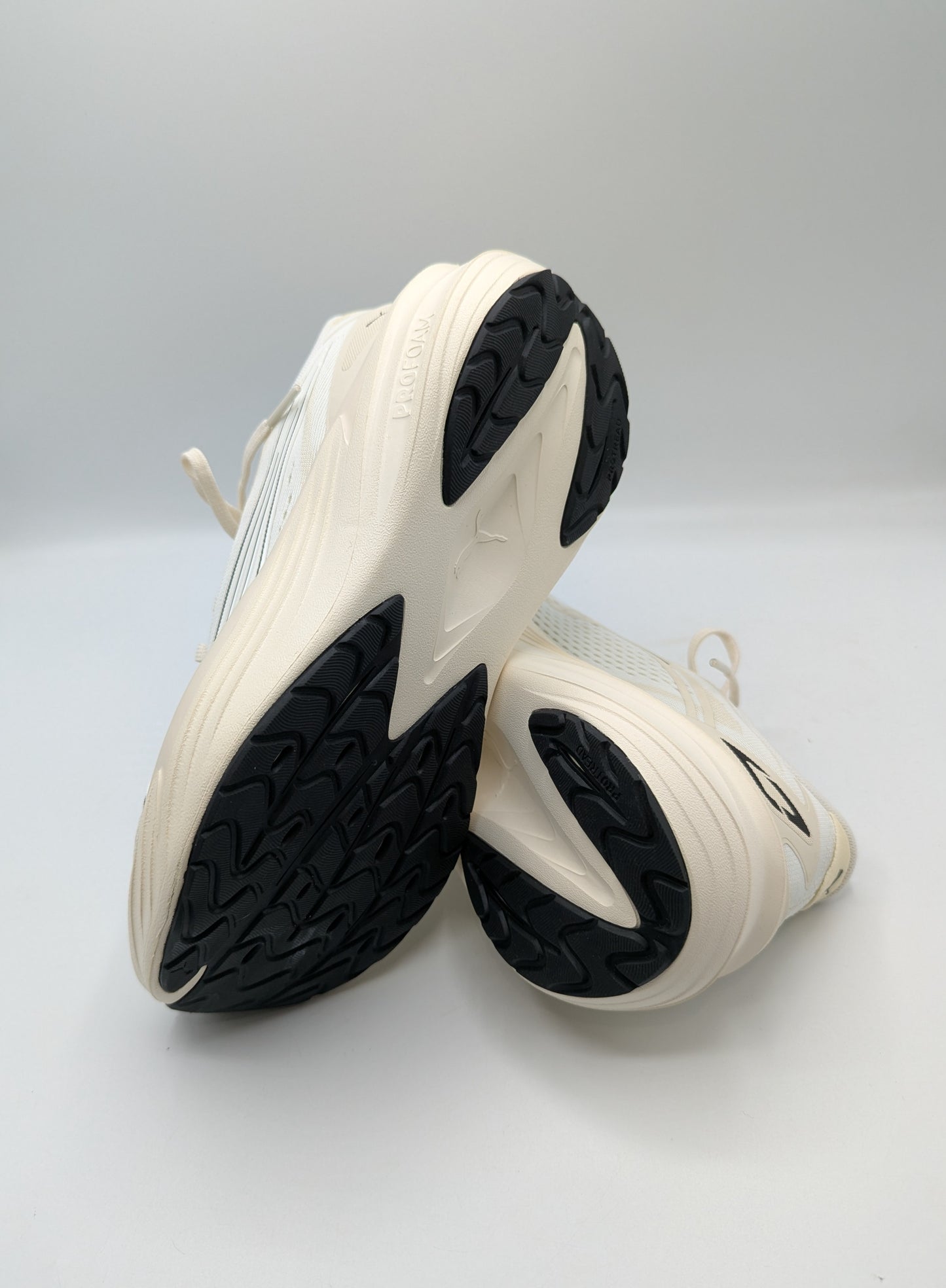 Puma Maxima Pro Mens Running Shoes - Off White