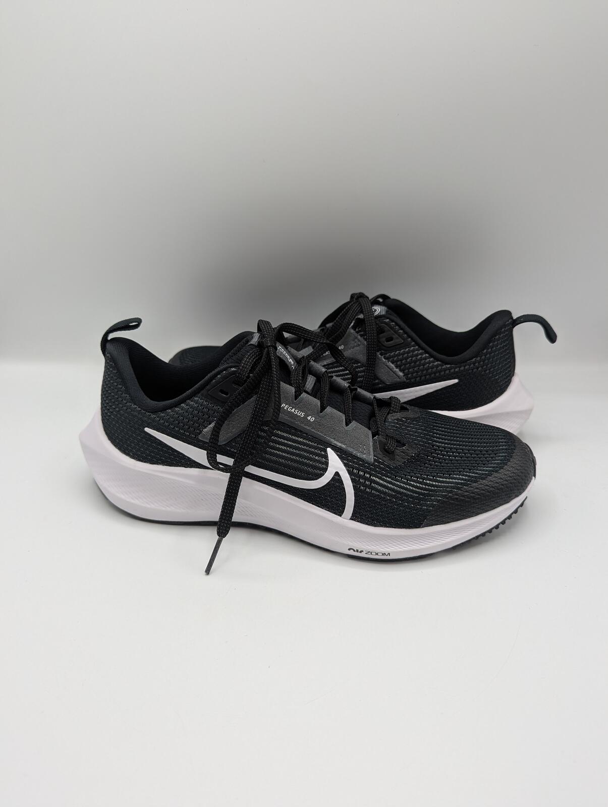 Nike Pegasus 40 Neutral running shoe Kids / women's - Black