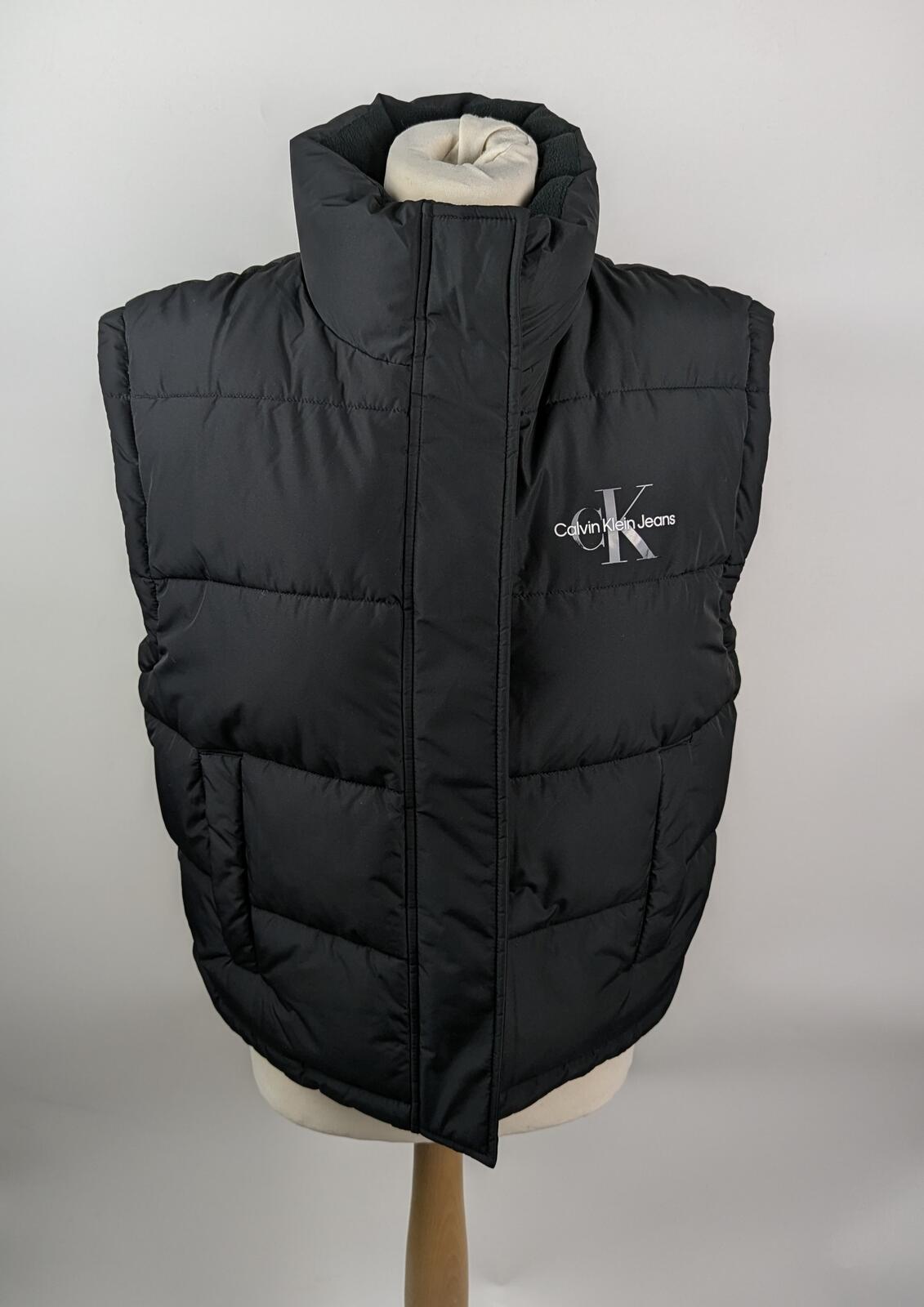 Calvin Klein Jeans Women's essential Water Resistant Gilet - Black