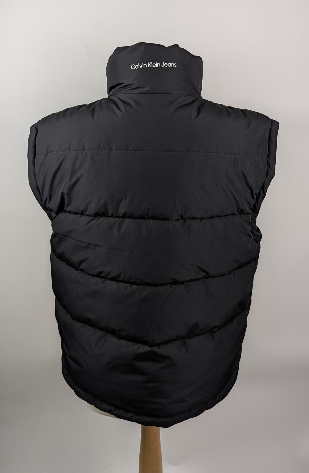 Calvin Klein Jeans Women's essential Water Resistant Gilet - Black