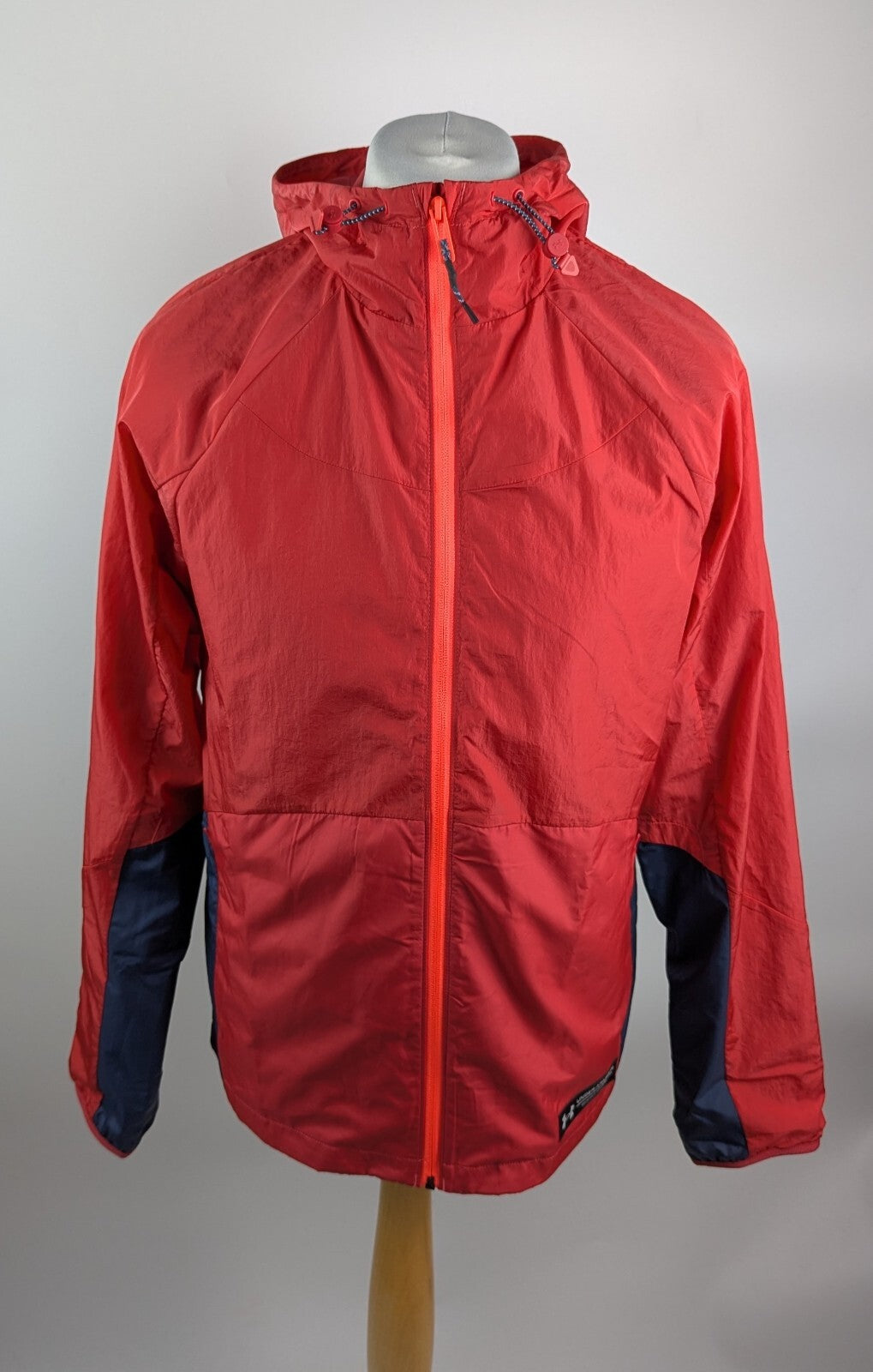 Under Armour Rush Woven Men's Lightweight jacket - Red