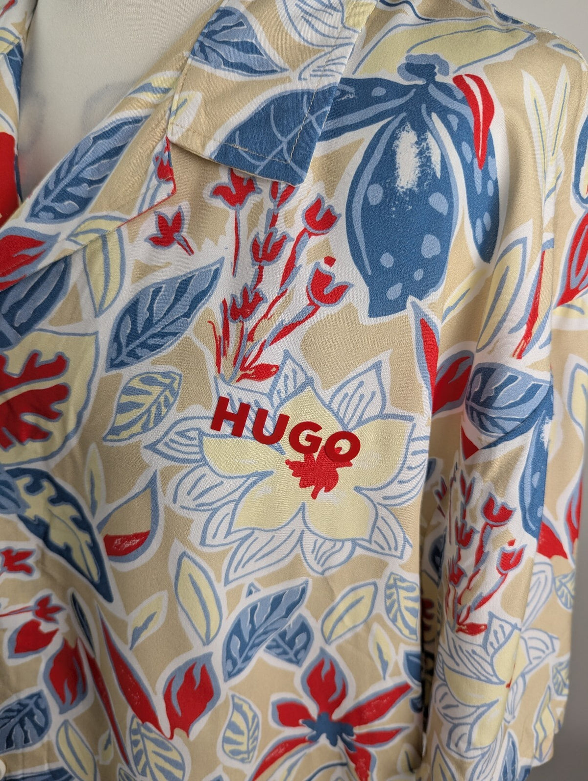 Hugo Men's Beach Short Sleeve Relaxed Fit Shirt- White / Multi