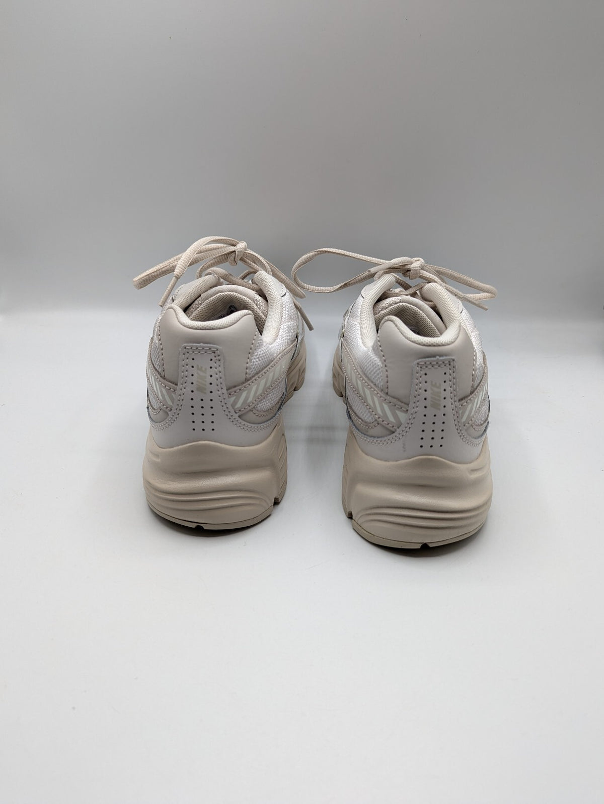 Nike Initiator Women's Running Shoe Size UK 8 - Off White/Brown