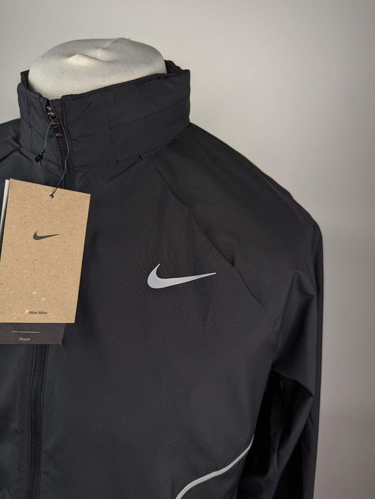 Nike Miler Repel UV Hooded Men's Running Jacket - Black