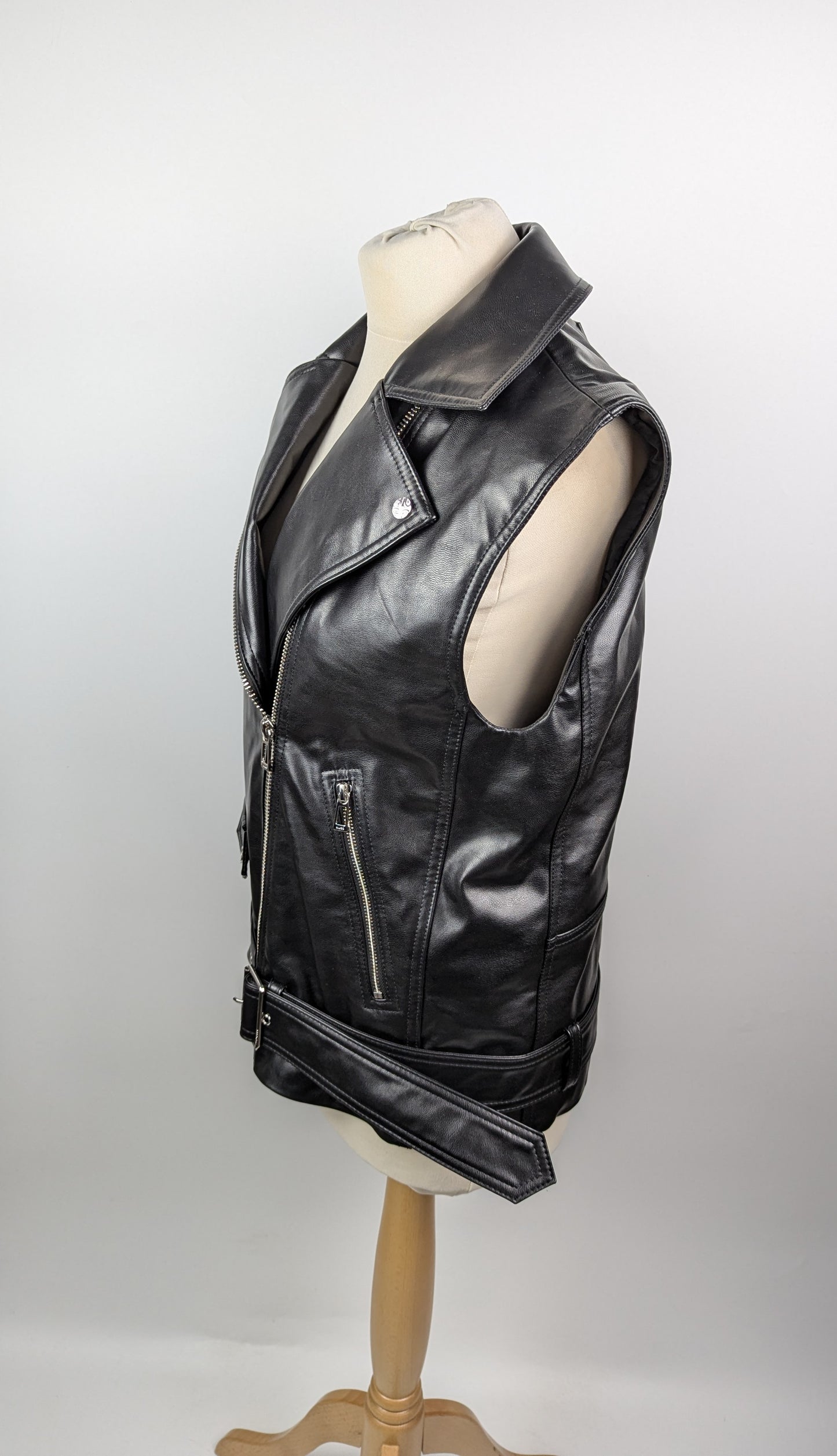 Hugo Womens Arebura-1 Faux Leather Sleeveless Jacket - Black